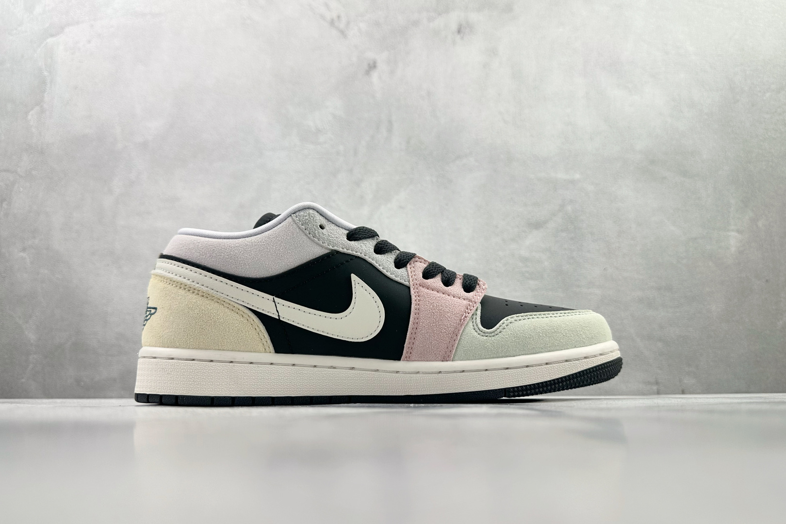200 综合版 Jordan Air Jordan 1 粉黑 IB7109-004-Chinese UA Cheap High Quatity Brand Clothes Bags handbags Sneakers wholesale wholesaler seller from China Factory suppliers Fashion Clothing Shoes best Quality Beautiful Price 200 综合版 Jordan Air Jordan 1 粉黑 IB7109-004