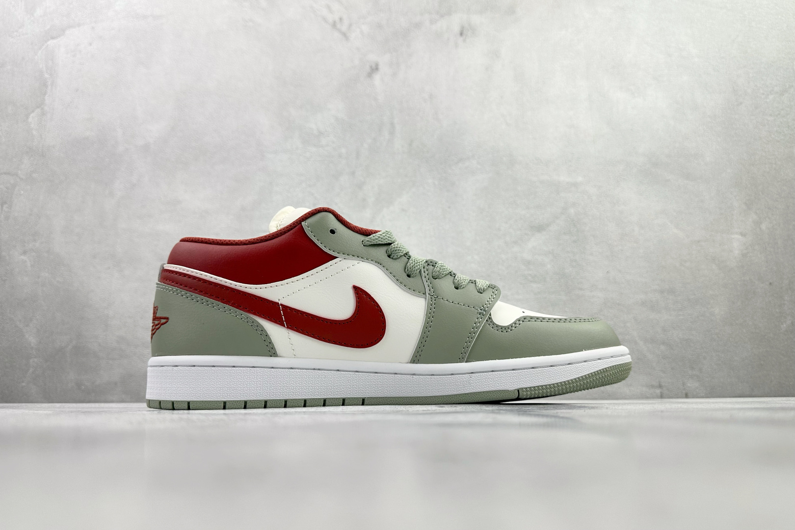 Jordan Air Jordan 1 白红绿 553558-131-Chinese wholesaler seller Clothes Bags handbags wholesale Shoes High Quatity wholesaler seller Cheap Sneakers from China Factory Chinese suppliers china wholesale clothing wholesaler seller Jordan Air Jordan 1 白红绿 553558-131