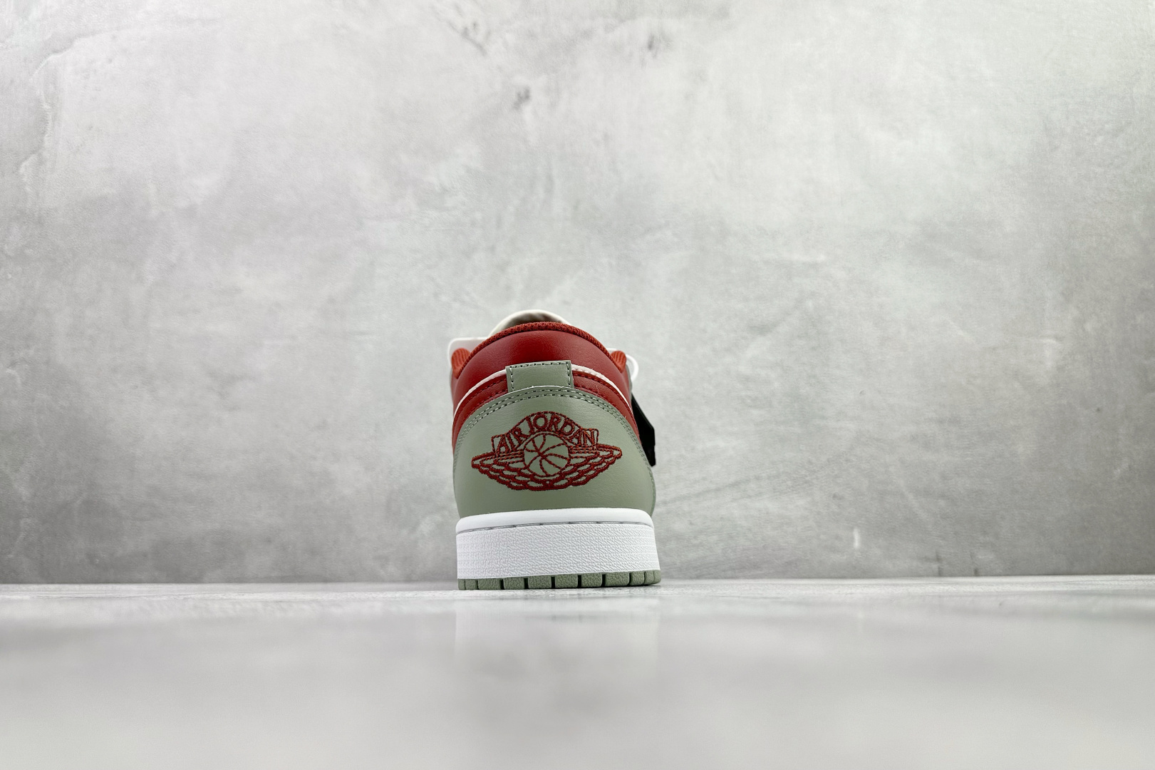 Jordan Air Jordan 1 白红绿 553558-131-Chinese wholesaler seller Clothes Bags handbags wholesale Shoes High Quatity wholesaler seller Cheap Sneakers from China Factory Chinese suppliers china wholesale clothing wholesaler seller Jordan Air Jordan 1 白红绿 553558-131