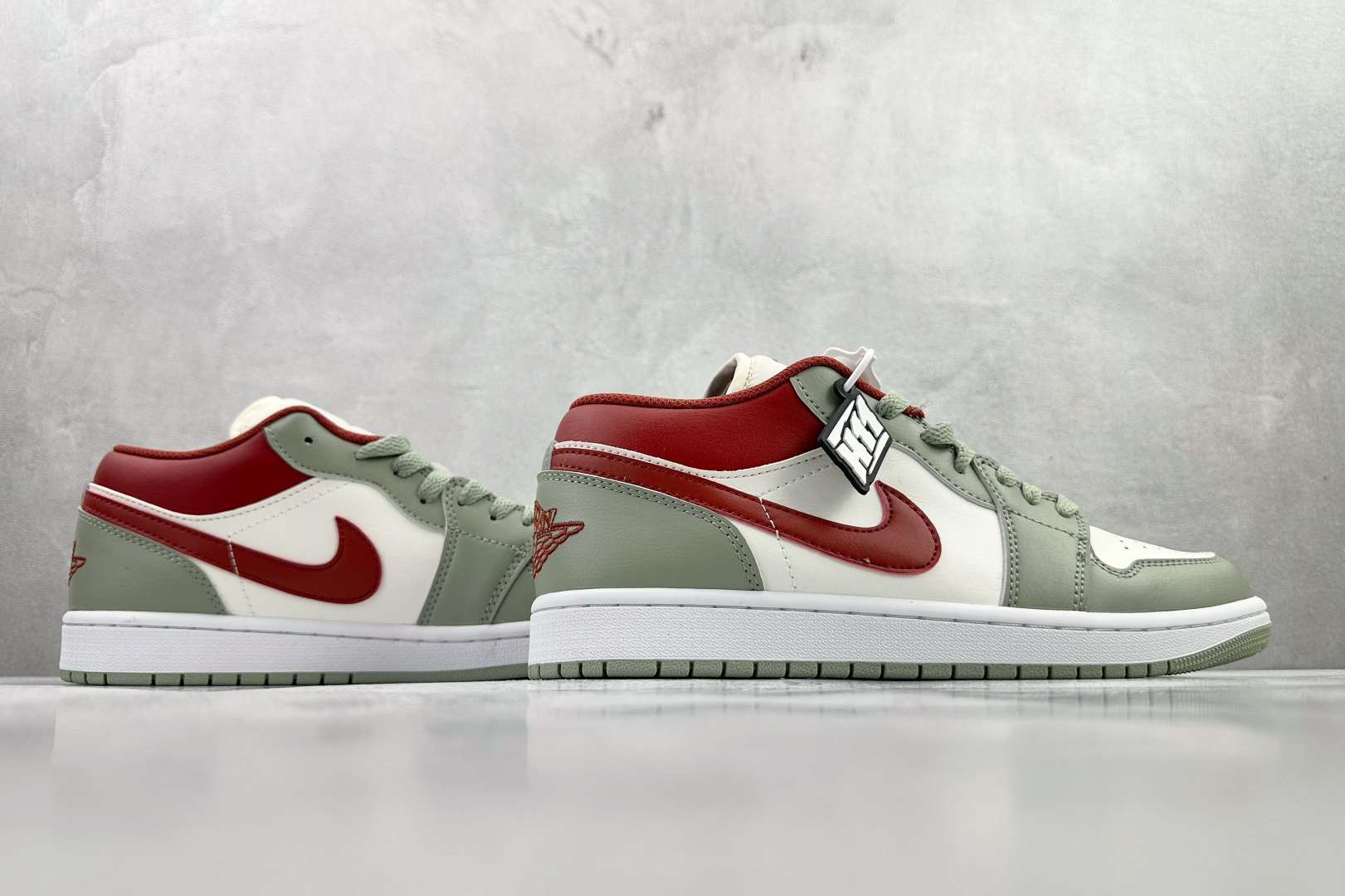 Jordan Air Jordan 1 白红绿 553558-131-Chinese wholesaler seller Clothes Bags handbags wholesale Shoes High Quatity wholesaler seller Cheap Sneakers from China Factory Chinese suppliers china wholesale clothing wholesaler seller Jordan Air Jordan 1 白红绿 553558-131
