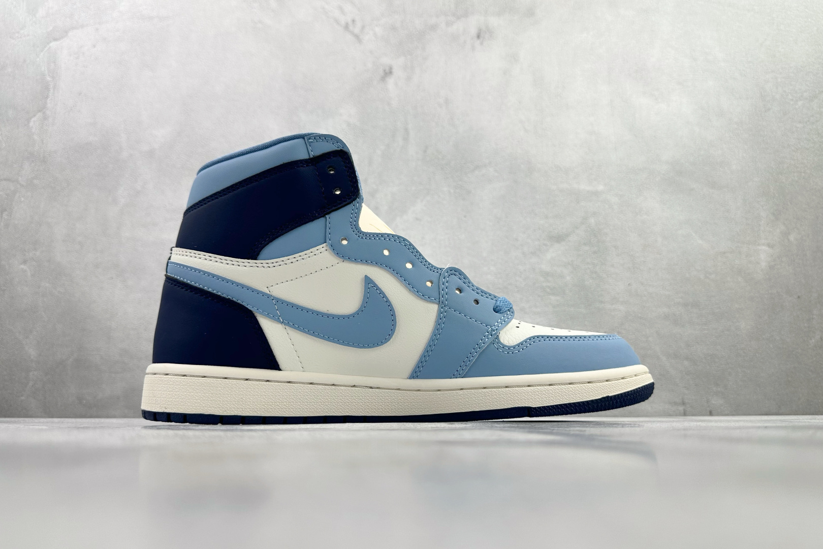 250 Jordan Air Jordan 1 High 'First in Flight' 蓝白 FD2596-400