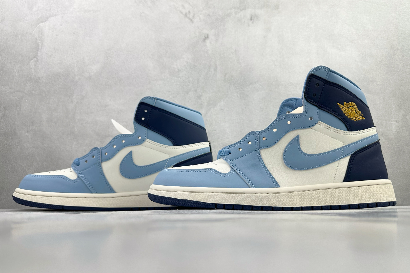 250 Jordan Air Jordan 1 High 'First in Flight' 蓝白 FD2596-400