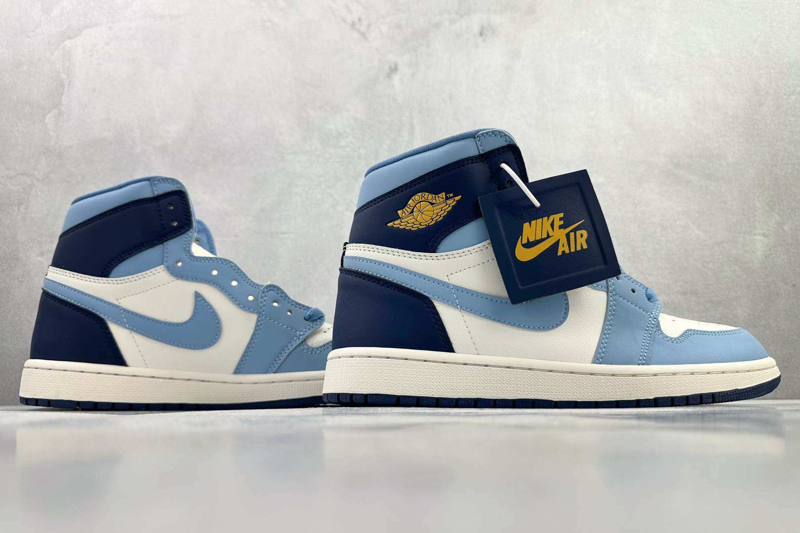 250 Jordan Air Jordan 1 High 'First in Flight' 蓝白 FD2596-400