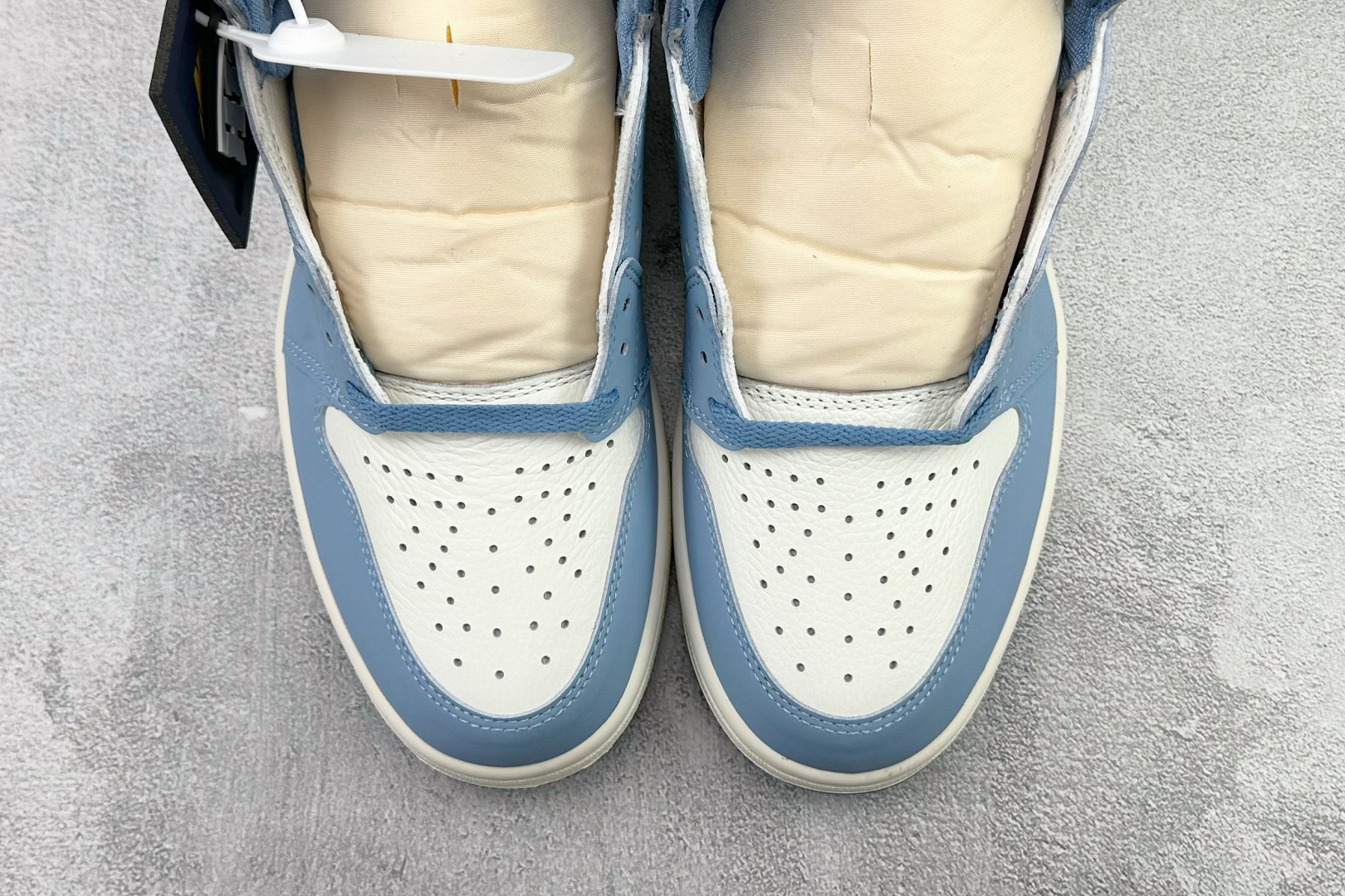 250 Jordan Air Jordan 1 High 'First in Flight' 蓝白 FD2596-400
