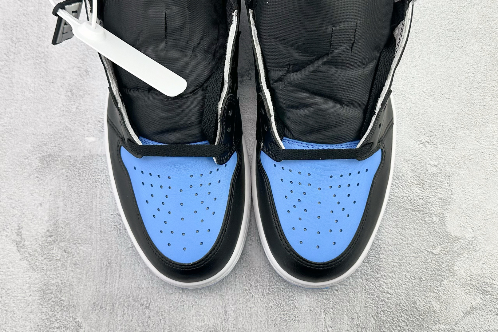 Jordan Air Jordan 1 High University Blue 蓝白 DZ5485-400-Top High Quatity Cheap Sneakers Fashion Clothing Clothes Bags handbags Shoes of all Brand wholesale With The best Quality And Beautiful Price from China Factory Chinese suppliers wholesaler seller Jordan Air Jordan 1 High University Blue 蓝白 DZ5485-400