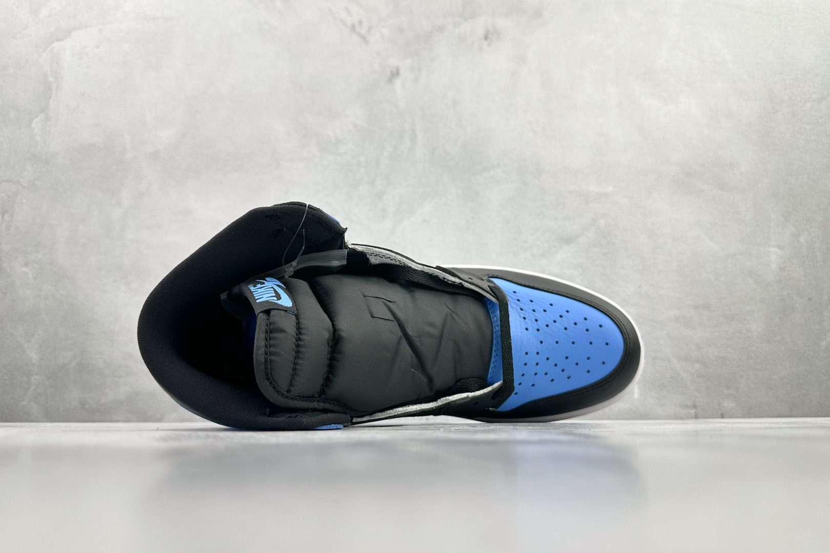 Jordan Air Jordan 1 High University Blue 蓝白 DZ5485-400-Top High Quatity Cheap Sneakers Fashion Clothing Clothes Bags handbags Shoes of all Brand wholesale With The best Quality And Beautiful Price from China Factory Chinese suppliers wholesaler seller Jordan Air Jordan 1 High University Blue 蓝白 DZ5485-400