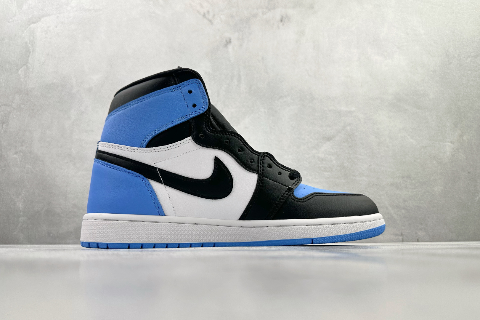 Jordan Air Jordan 1 High University Blue 蓝白 DZ5485-400-Top High Quatity Cheap Sneakers Fashion Clothing Clothes Bags handbags Shoes of all Brand wholesale With The best Quality And Beautiful Price from China Factory Chinese suppliers wholesaler seller Jordan Air Jordan 1 High University Blue 蓝白 DZ5485-400