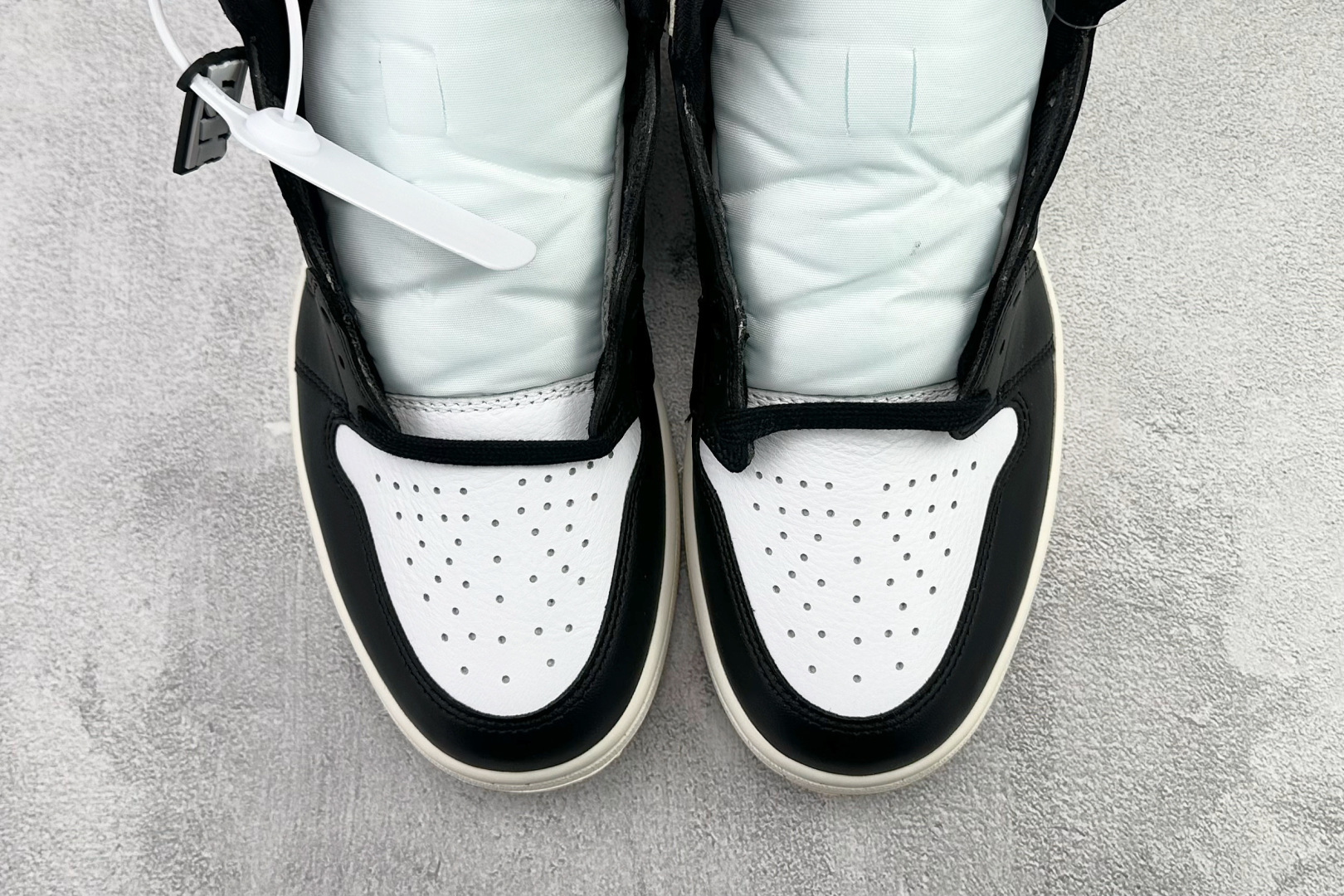 250 Jordan Air Jordan 1 High 棕黑 FD2596-021-Chinese UA Cheap High Quatity Brand Clothes Bags handbags Sneakers wholesale wholesaler seller from China Factory suppliers Fashion Clothing Shoes best Quality Beautiful Price 250 Jordan Air Jordan 1 High 棕黑 FD2596-021
