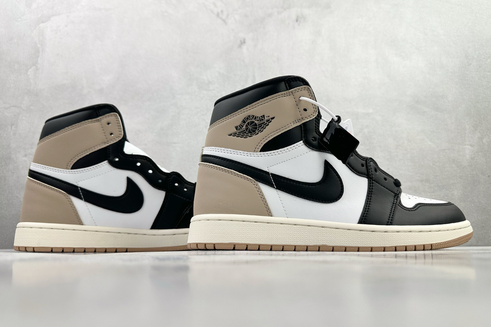 250 Jordan Air Jordan 1 High 棕黑 FD2596-021-Chinese UA Cheap High Quatity Brand Clothes Bags handbags Sneakers wholesale wholesaler seller from China Factory suppliers Fashion Clothing Shoes best Quality Beautiful Price 250 Jordan Air Jordan 1 High 棕黑 FD2596-021