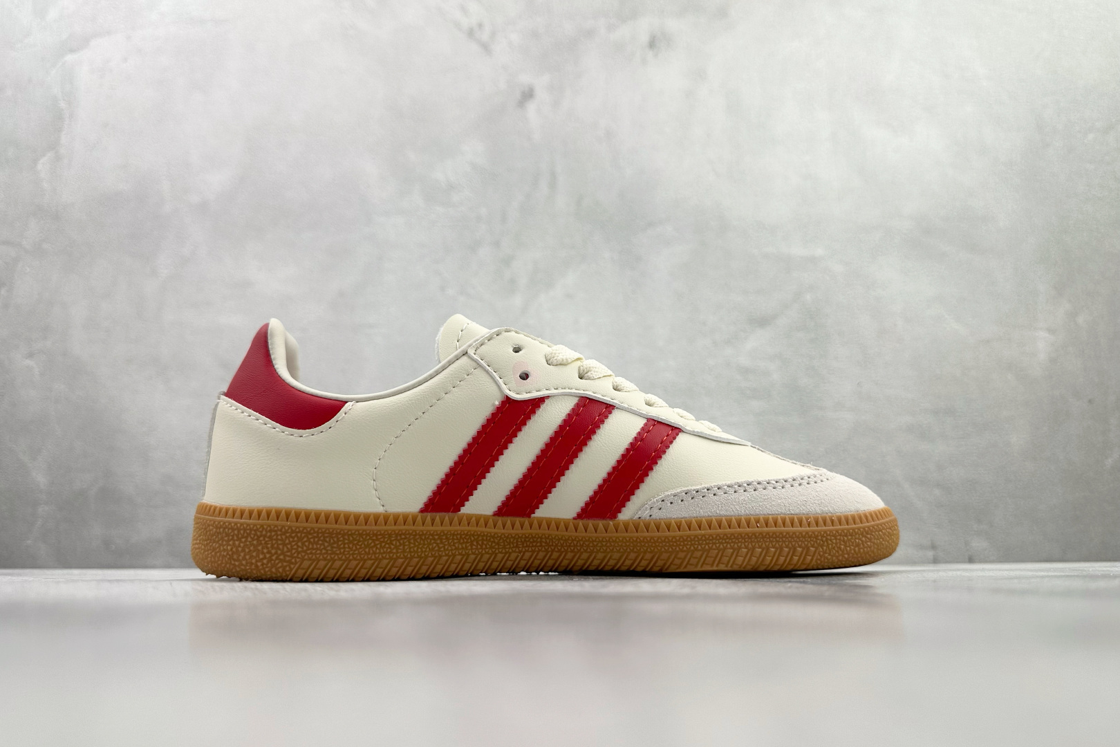 出口订单 adidas originals SAMBA 白红 KI6679-Top High Quatity Cheap Sneakers Fashion Clothing Clothes Bags handbags Shoes of all Brand wholesale With The best Quality And Beautiful Price from China Factory Chinese suppliers wholesaler seller 出口订单 adidas originals SAMBA 白红 KI6679