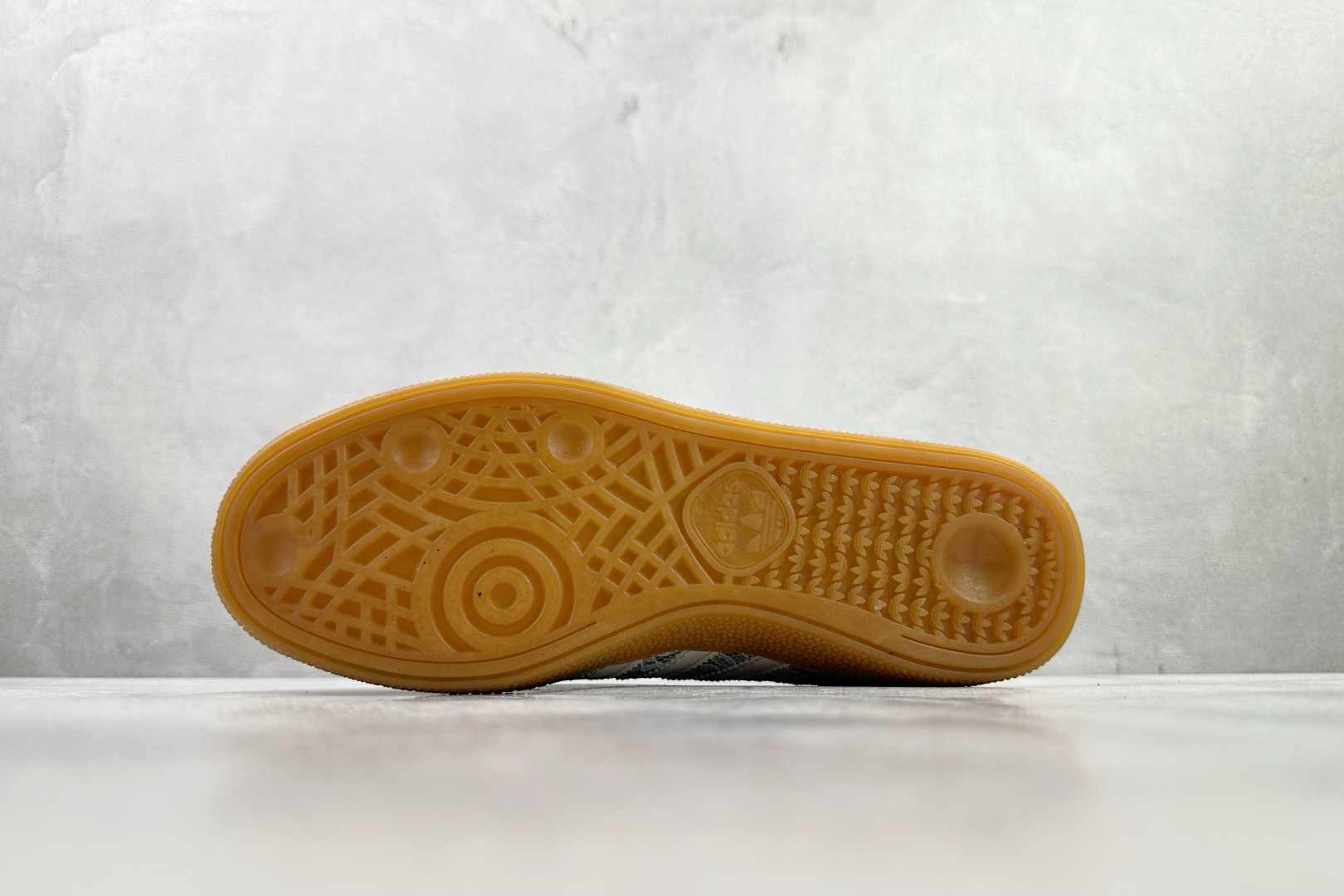 出口订单 adidas originals handball spzl 蕾丝黑 HQ2649-Top High Quatity Cheap Sneakers Fashion Clothing Clothes Bags handbags Shoes of all Brand wholesale With The best Quality And Beautiful Price from China Factory Chinese suppliers wholesaler seller 出口订单 adidas originals handball spzl 蕾丝黑 HQ2649