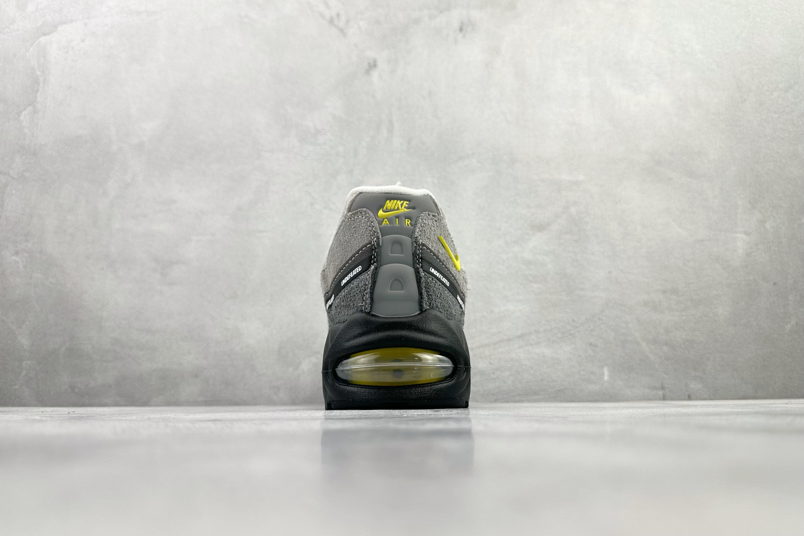 完美复刻 UNDEFEATED × Nike Air Max 95 SP 上海限定 灰黄 IB4523-002-Top High Quatity Cheap Sneakers Fashion Clothing Clothes Bags handbags Shoes of all Brand wholesale With The best Quality And Beautiful Price from China Factory Chinese suppliers wholesaler seller 完美复刻 UNDEFEATED × Nike Air Max 95 SP 上海限定 灰黄 IB4523-002