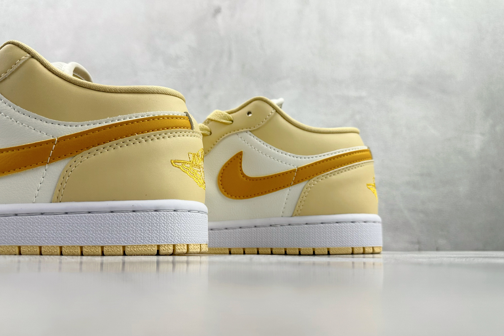 210 Jordan Air Jordan 1 米黄 DC0774-170