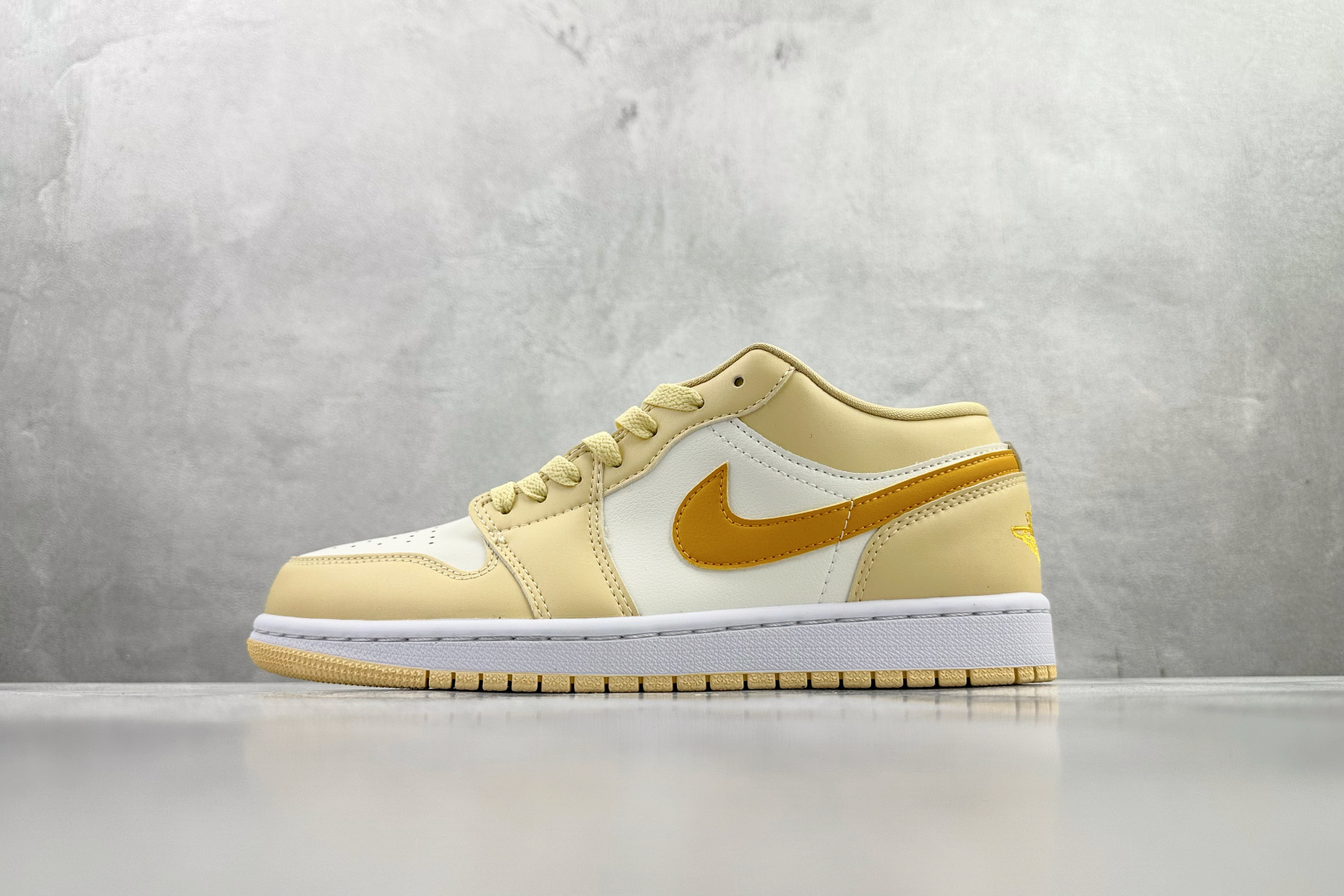 210 Jordan Air Jordan 1 米黄 DC0774-170