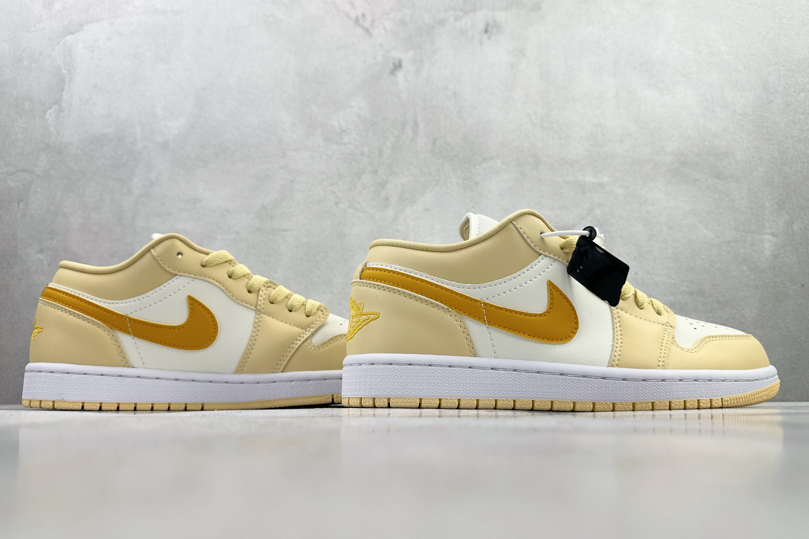 210 Jordan Air Jordan 1 米黄 DC0774-170