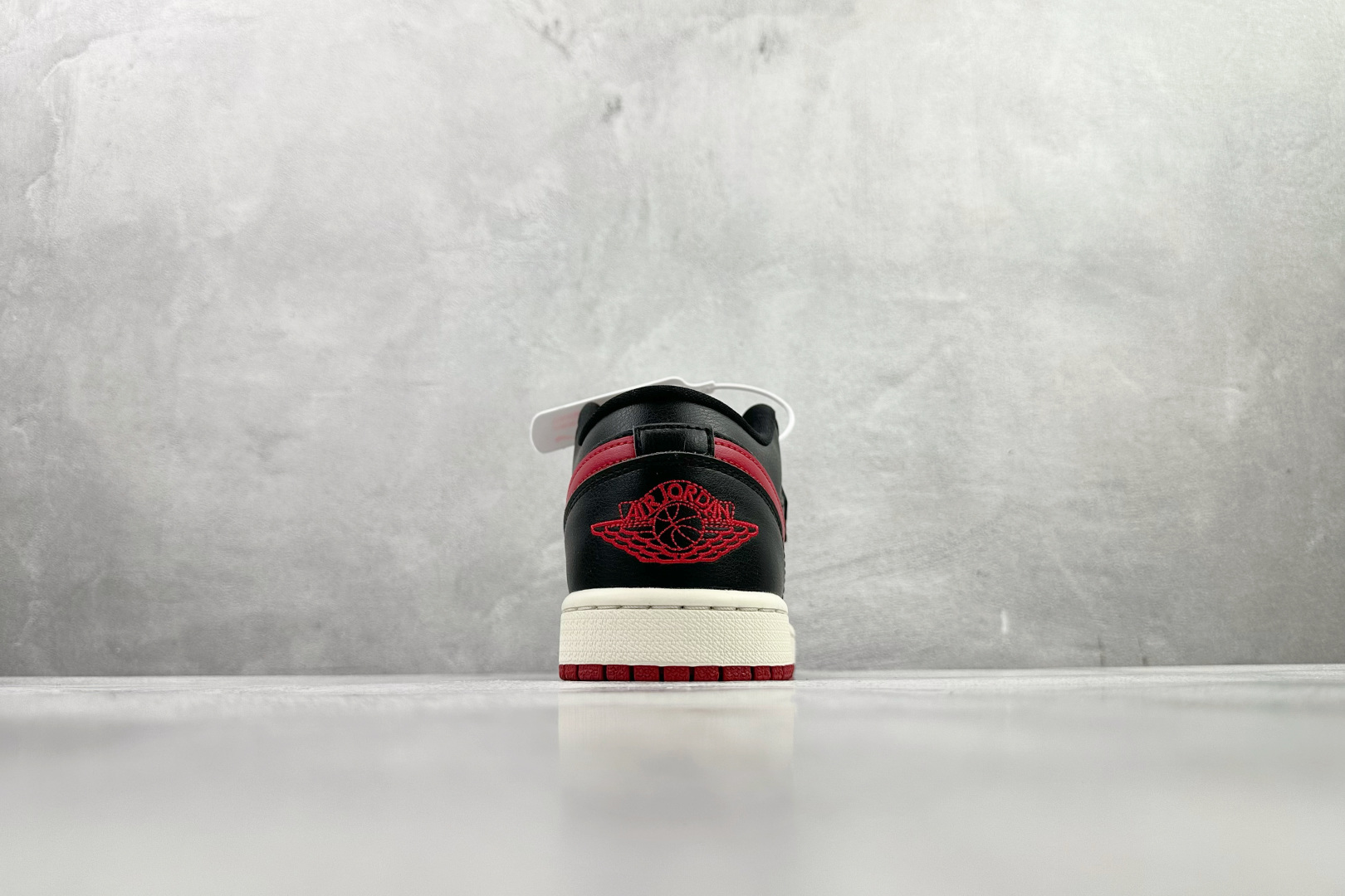 H11 平台爆款 Jordan Air Jordan 1 黑红货号：DC0774 061尺码：35.5 