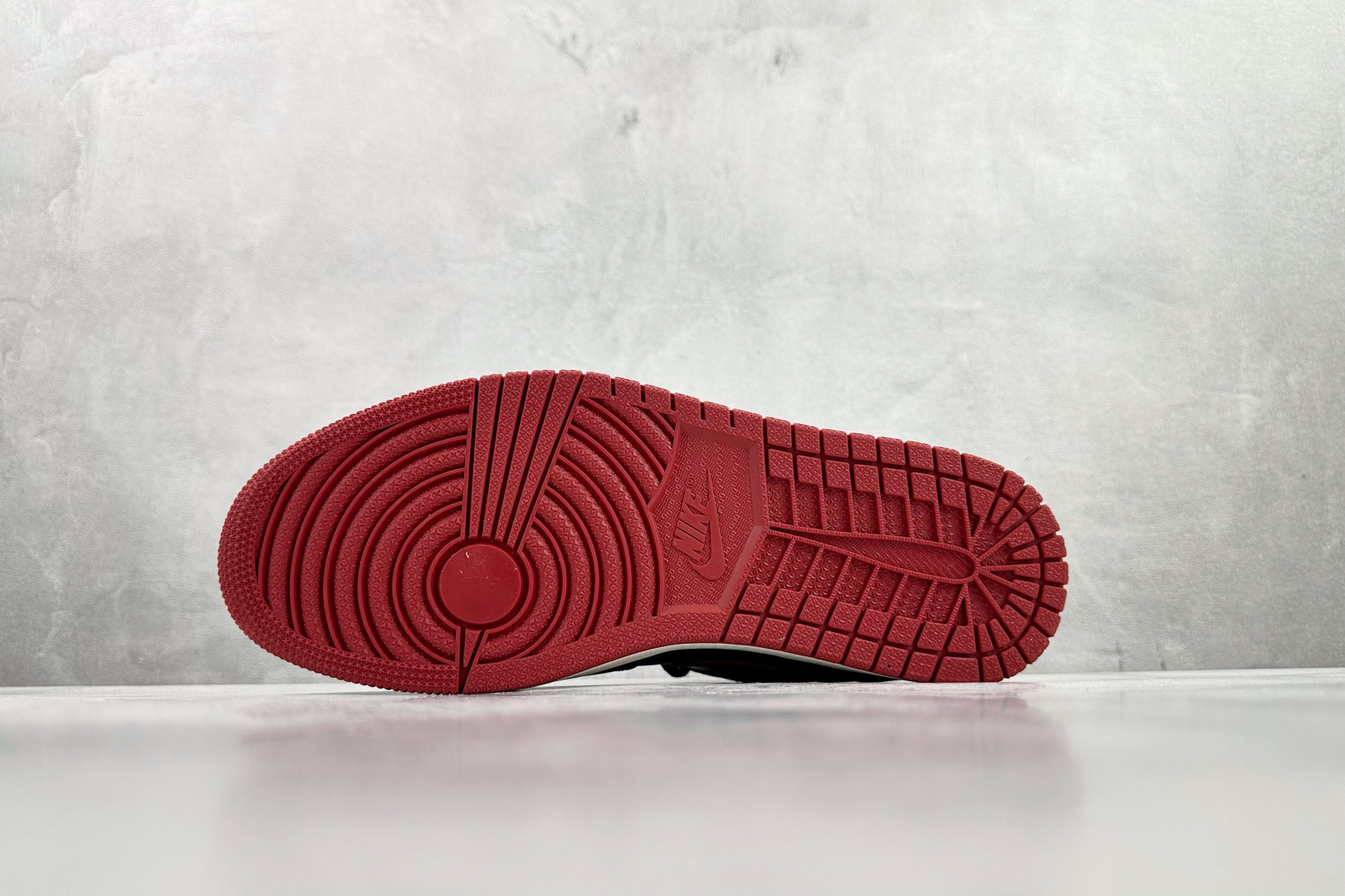 H11 平台爆款 Jordan Air Jordan 1 黑红货号：DC0774 061尺码：35.5 