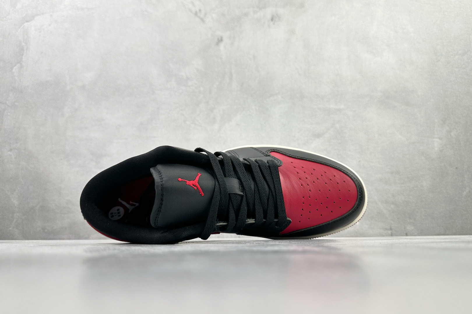 H11 平台爆款 Jordan Air Jordan 1 黑红货号：DC0774 061尺码：35.5 