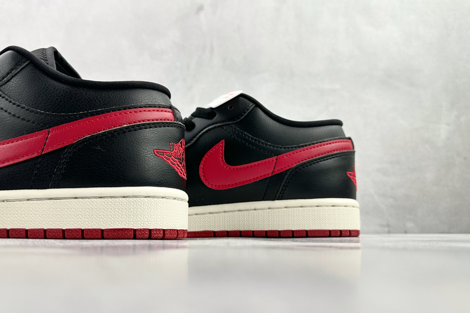 H11 平台爆款 Jordan Air Jordan 1 黑红货号：DC0774 061尺码：35.5 