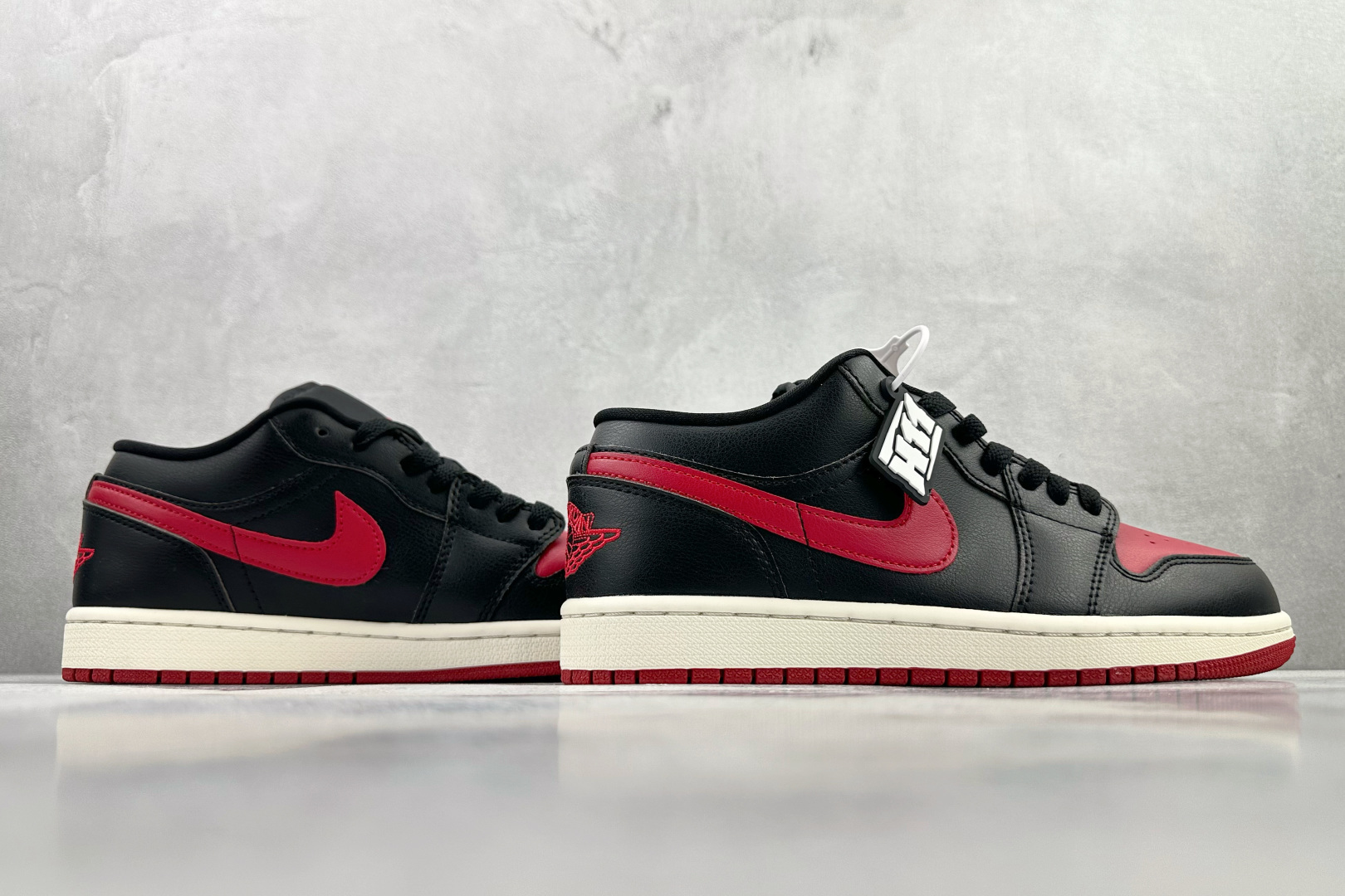 H11 平台爆款 Jordan Air Jordan 1 黑红货号：DC0774 061尺码：35.5 
