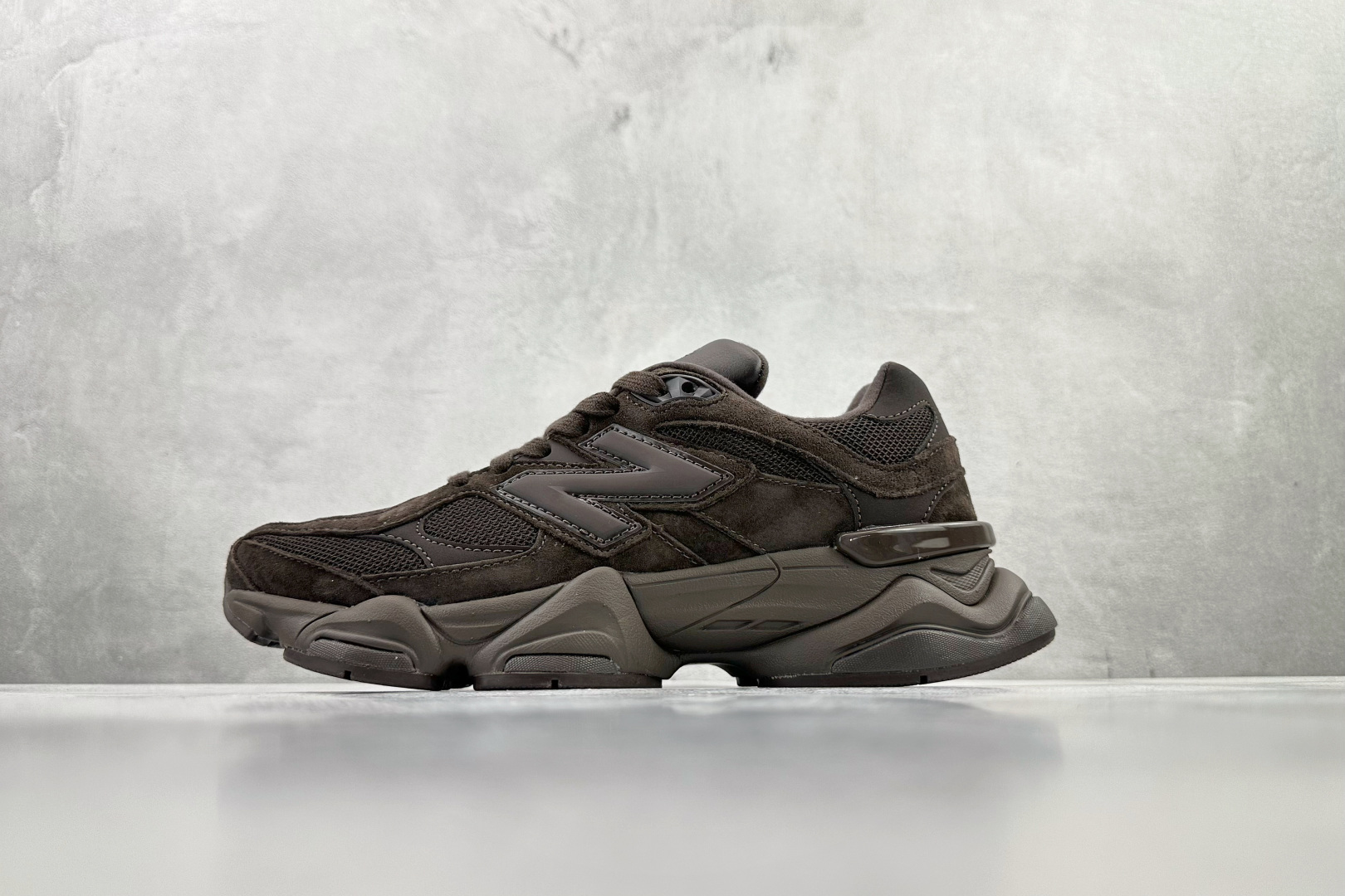 C 版 大厂出品 New Balance NB 9060 棕色货号：U9060ZWD尺码：36 36.5