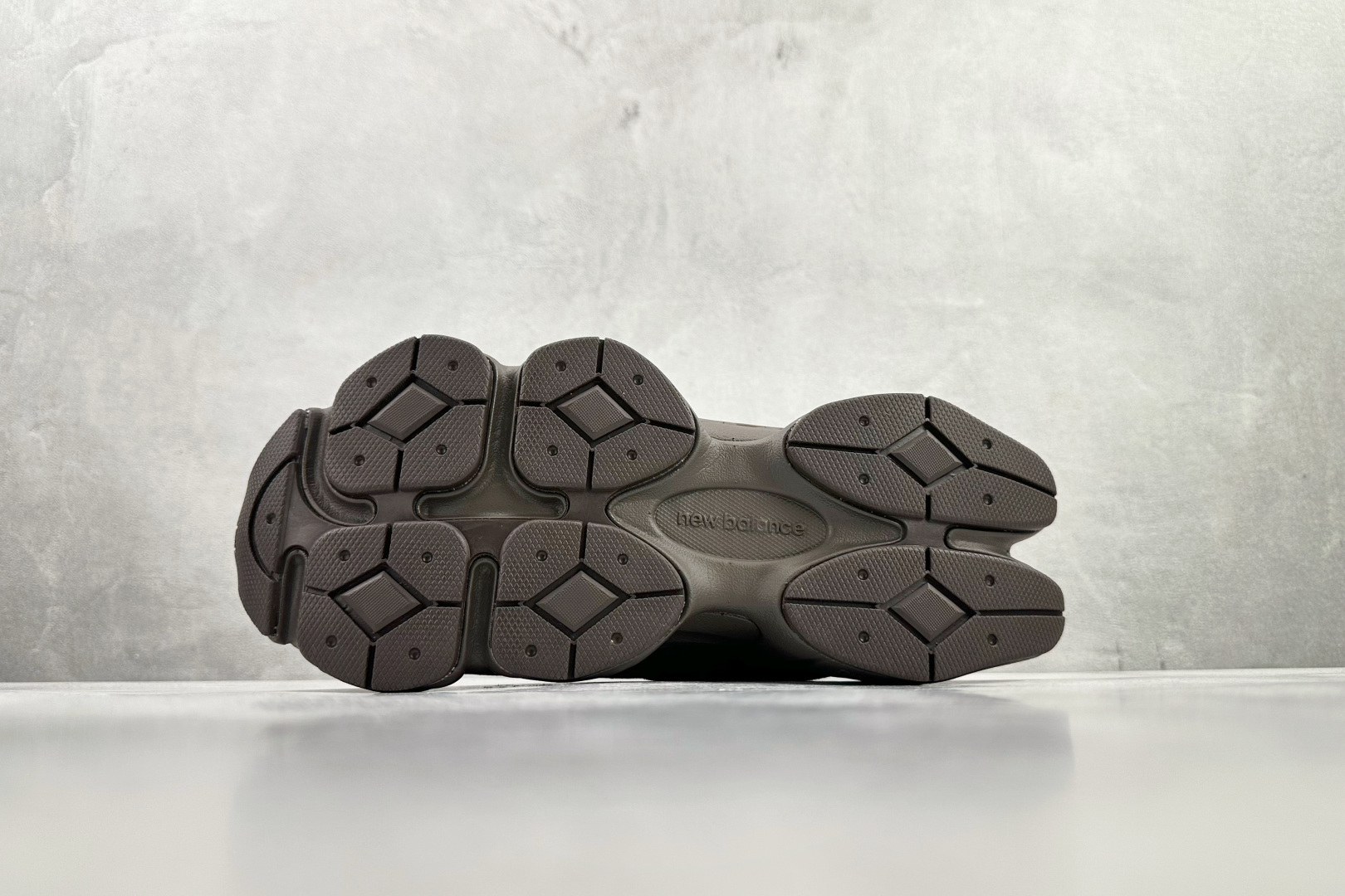 C 版 大厂出品 New Balance NB 9060 棕色货号：U9060ZWD尺码：36 36.5