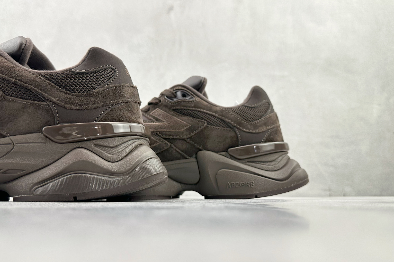 C 版 大厂出品 New Balance NB 9060 棕色货号：U9060ZWD尺码：36 36.5