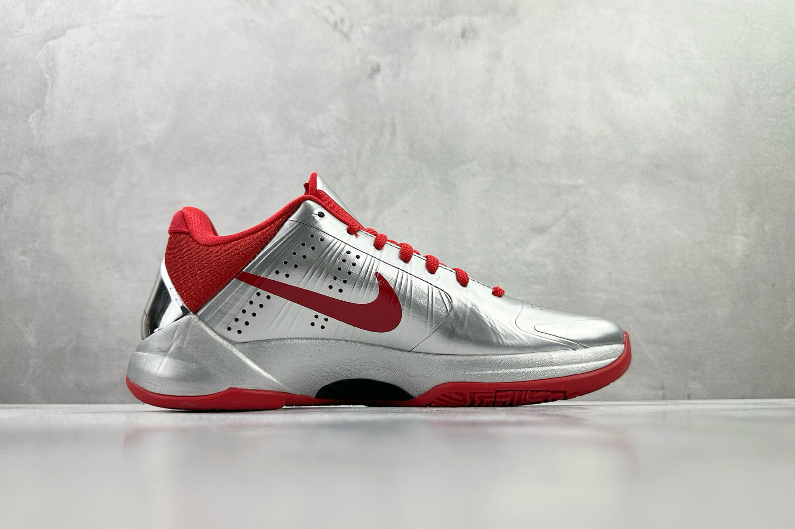 S2 纯原生产线 Caitlin Clark x Nike Zoom Kobe 5 Protro 银红货