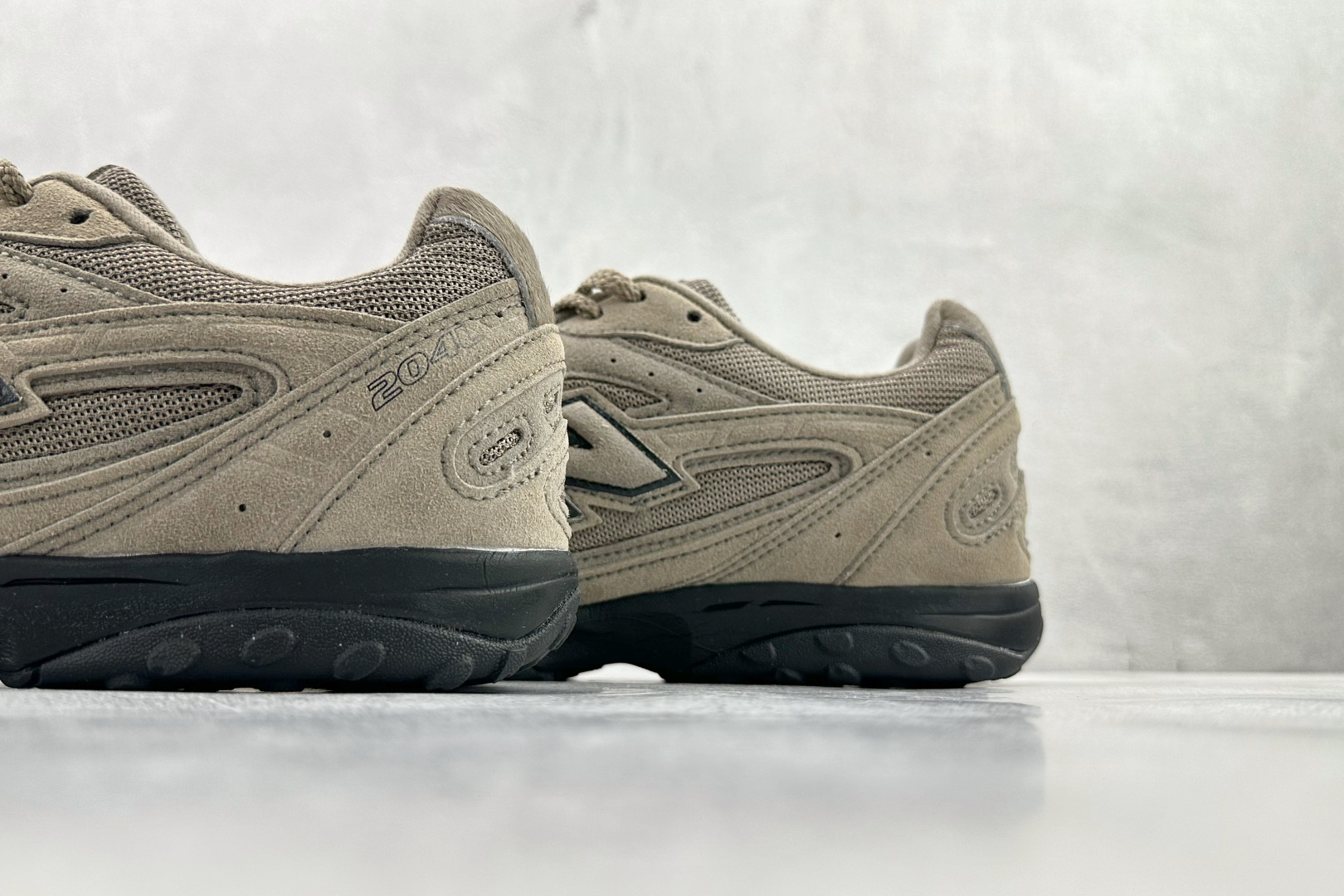 出品 New Balance 204L 棕色 U204L3K9