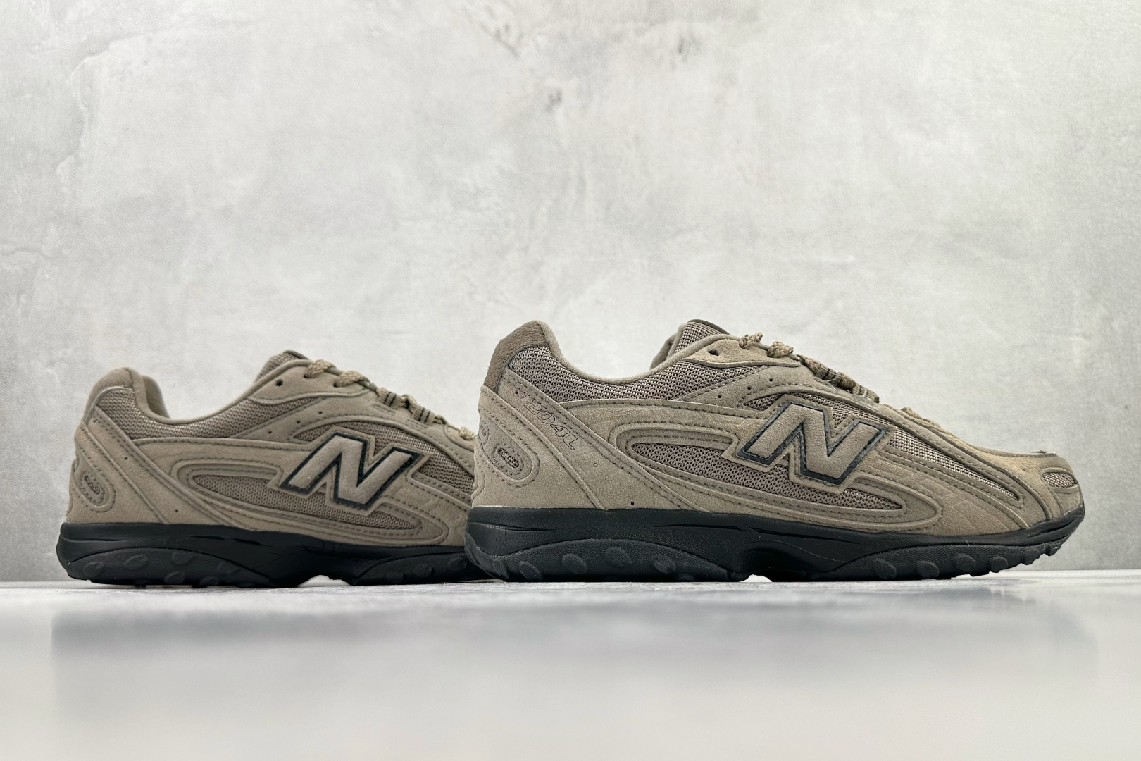 出品 New Balance 204L 棕色 U204L3K9
