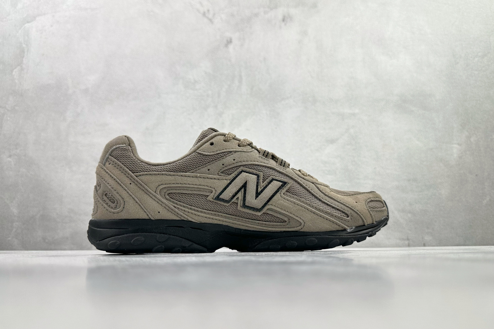 出品 New Balance 204L 棕色 U204L3K9