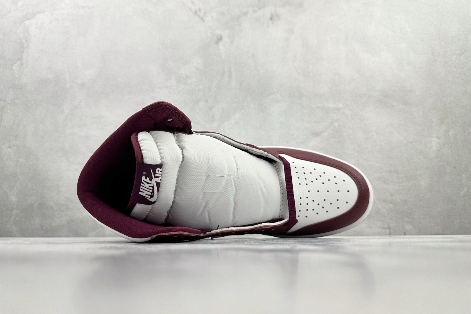Jordan Air Jordan 1 high bordeaux 酒红色 波尔多 555088-611-Top High Quatity Cheap Sneakers Fashion Clothing Clothes Bags handbags Shoes of all Brand wholesale With The best Quality And Beautiful Price from China Factory Chinese suppliers wholesaler seller Jordan Air Jordan 1 high bordeaux 酒红色 波尔多 555088-611