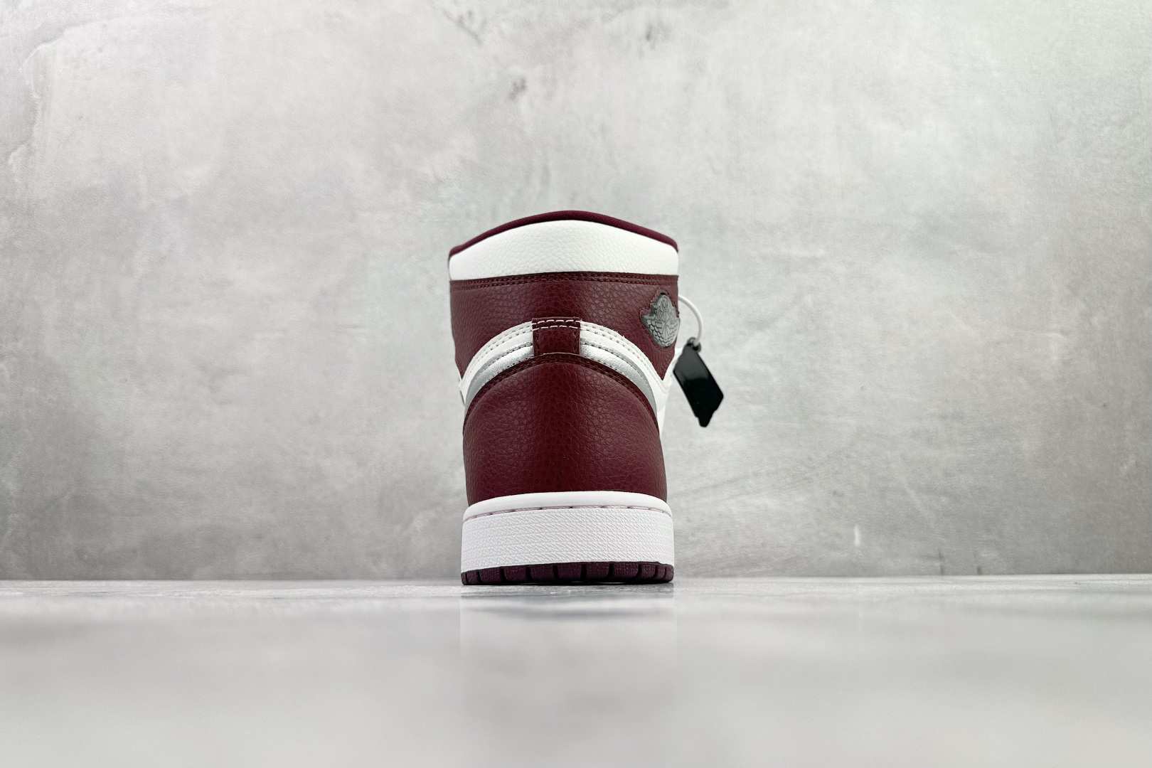 Jordan Air Jordan 1 high bordeaux 酒红色 波尔多 555088-611-Top High Quatity Cheap Sneakers Fashion Clothing Clothes Bags handbags Shoes of all Brand wholesale With The best Quality And Beautiful Price from China Factory Chinese suppliers wholesaler seller Jordan Air Jordan 1 high bordeaux 酒红色 波尔多 555088-611