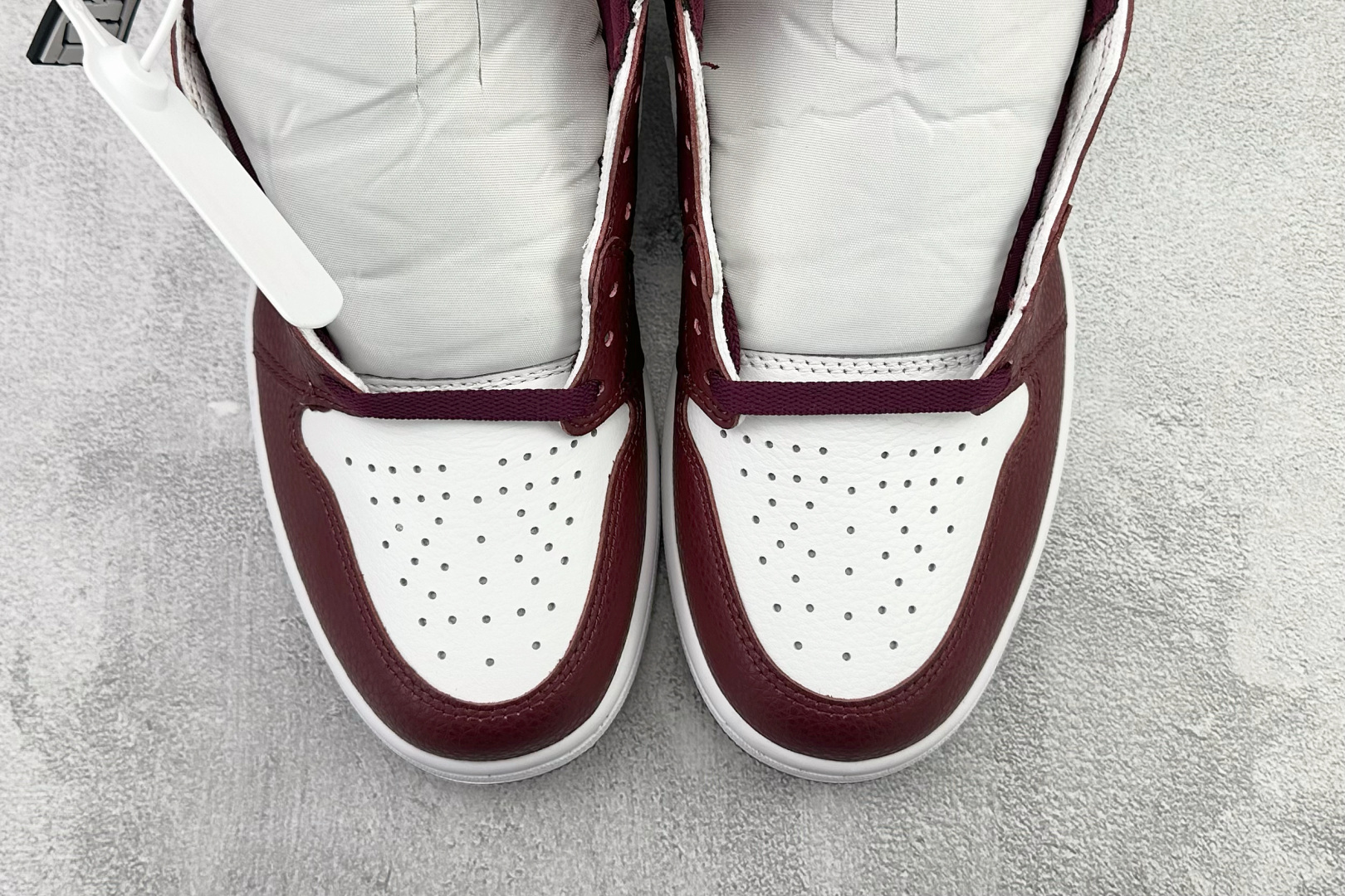 Jordan Air Jordan 1 high bordeaux 酒红色 波尔多 555088-611-Top High Quatity Cheap Sneakers Fashion Clothing Clothes Bags handbags Shoes of all Brand wholesale With The best Quality And Beautiful Price from China Factory Chinese suppliers wholesaler seller Jordan Air Jordan 1 high bordeaux 酒红色 波尔多 555088-611