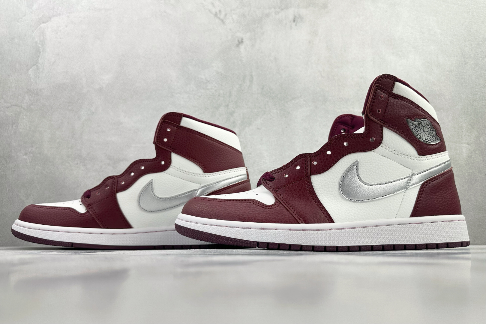 Jordan Air Jordan 1 high bordeaux 酒红色 波尔多 555088-611-Top High Quatity Cheap Sneakers Fashion Clothing Clothes Bags handbags Shoes of all Brand wholesale With The best Quality And Beautiful Price from China Factory Chinese suppliers wholesaler seller Jordan Air Jordan 1 high bordeaux 酒红色 波尔多 555088-611