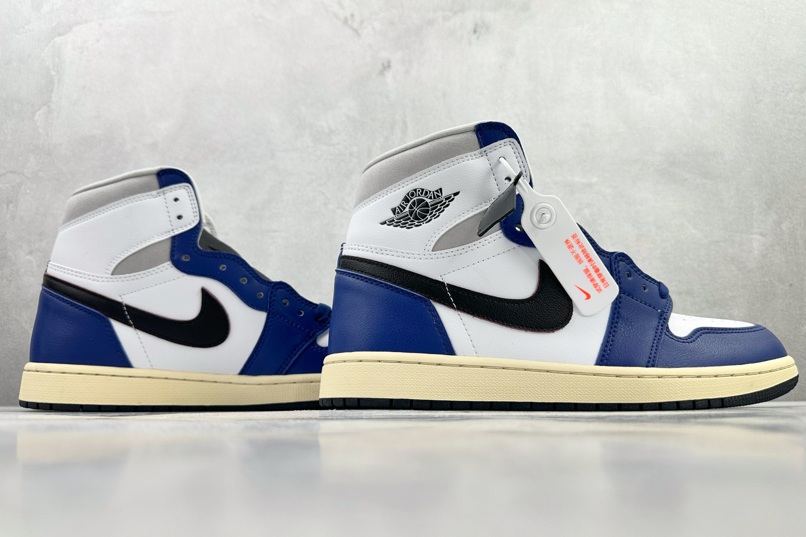 250 Jordan Air Jordan 1 Retro High White Deep Royal Blue 黑蓝 DZ5485-100