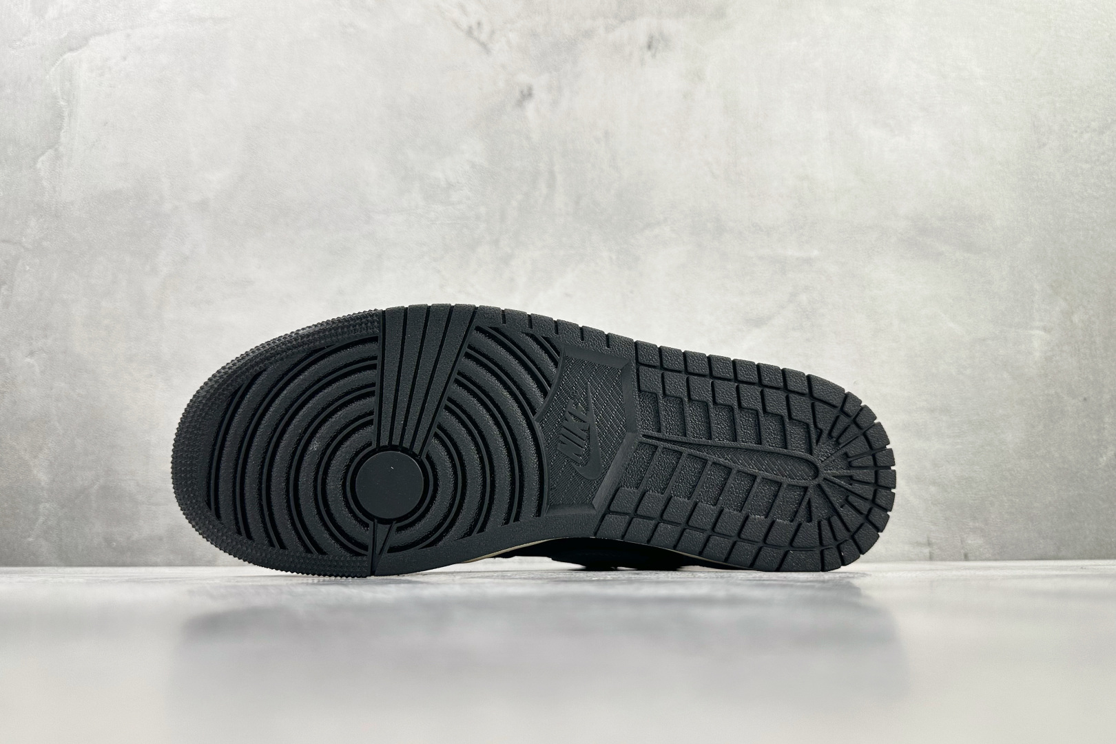 DT 公司级 Jordan Air Jordan 1 Mid SE 摩卡 棕黑色货号：IB7110-00