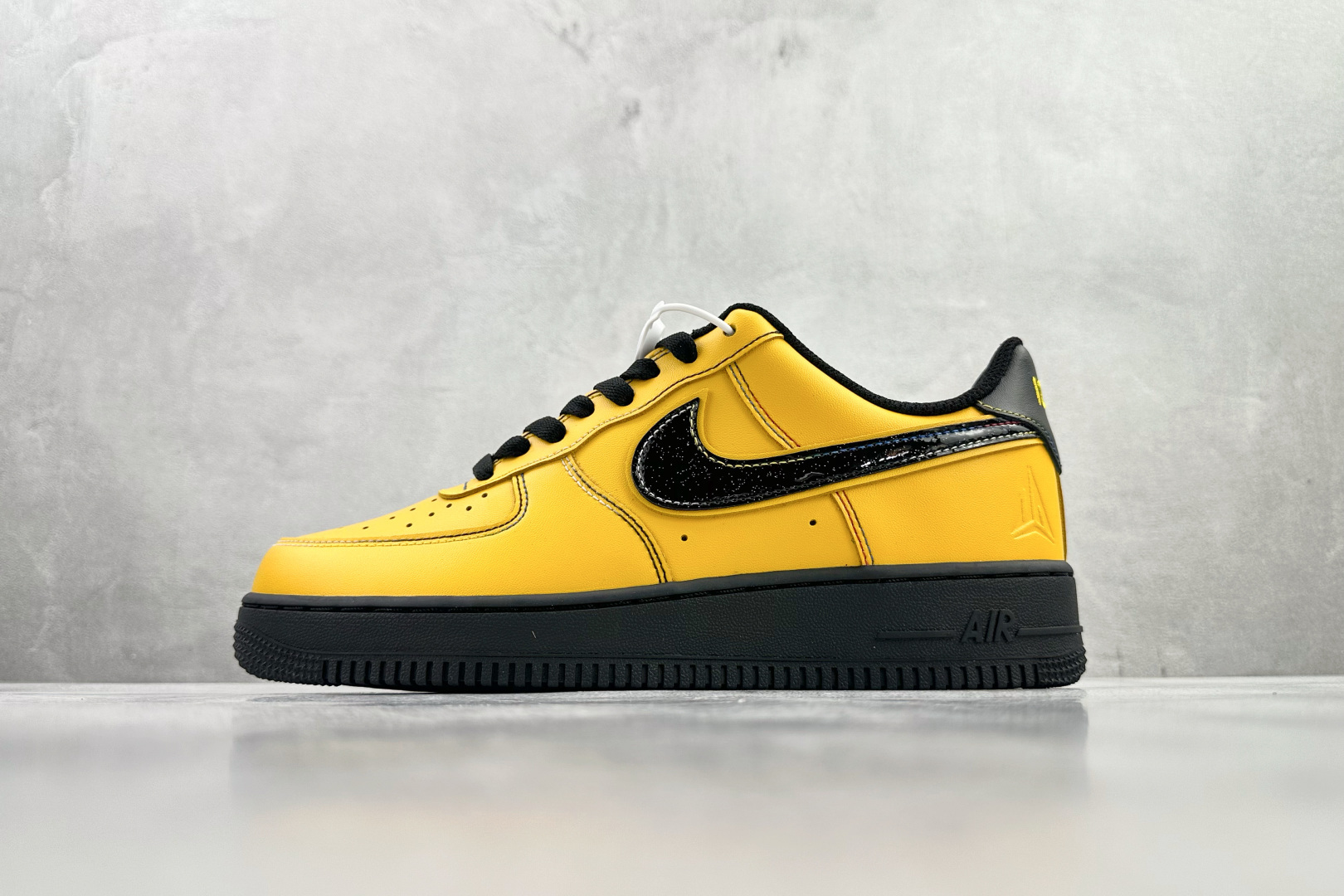 200 Nike Air Force 1 Low '07“Sundial” 黄黑色 IQ2713-700