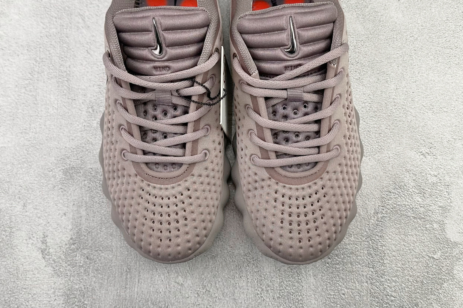 Mind Nike Mind 002 紫色货号：HQ4310-200尺码：35.5 36 36.5 37