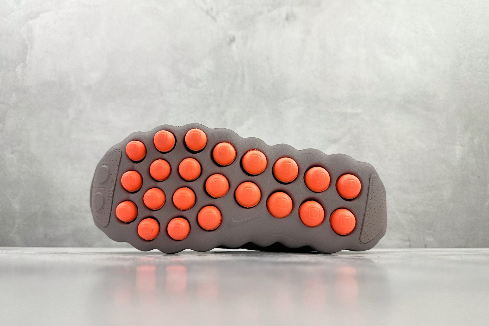 Mind Nike Mind 002 紫色货号：HQ4310-200尺码：35.5 36 36.5 37