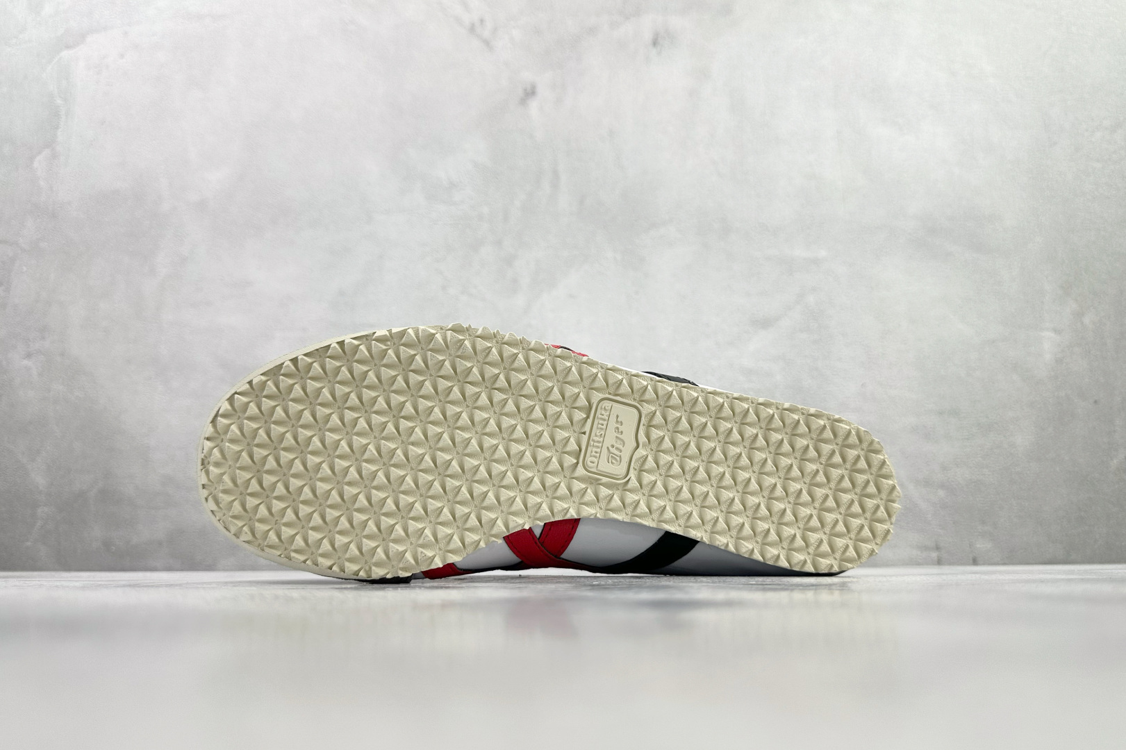 160 渠道特供 Onitsuka Tiger鬼塚虎 MEXICO 66 白蓝红 1183C102-105-Chinese UA Cheap High Quatity Brand Clothes Bags handbags Sneakers wholesale wholesaler seller from China Factory suppliers Fashion Clothing Shoes best Quality Beautiful Price 160 渠道特供 Onitsuka Tiger鬼塚虎 MEXICO 66 白蓝红 1183C102-105