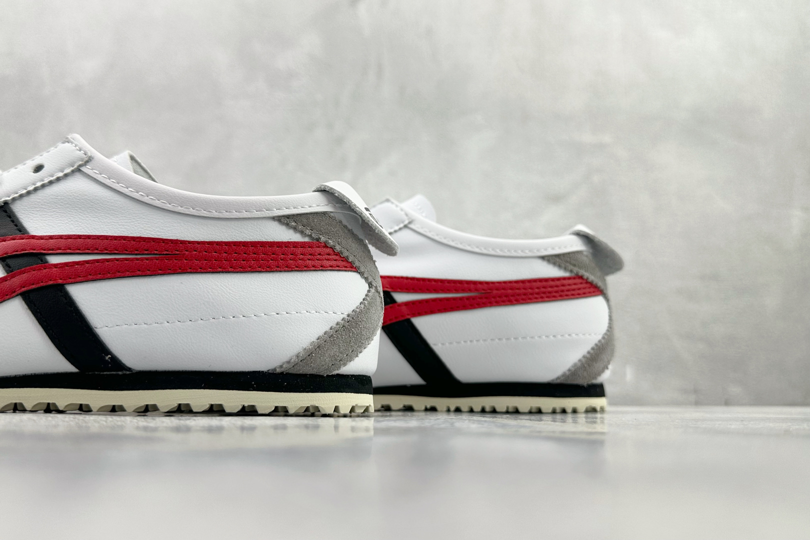 160 渠道特供 Onitsuka Tiger鬼塚虎 MEXICO 66 白蓝红 1183C102-105-Chinese UA Cheap High Quatity Brand Clothes Bags handbags Sneakers wholesale wholesaler seller from China Factory suppliers Fashion Clothing Shoes best Quality Beautiful Price 160 渠道特供 Onitsuka Tiger鬼塚虎 MEXICO 66 白蓝红 1183C102-105