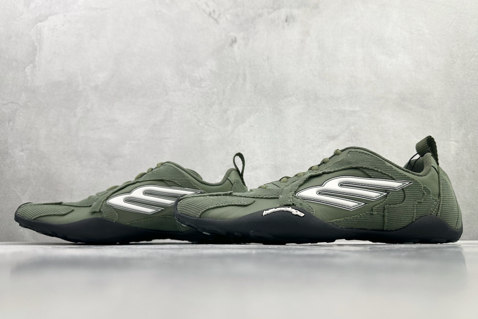 最新外贸批次 Balenciaga巴黎世家 Monday Ultra 绿色 853505WMNDI-Top High Quatity Cheap Sneakers Fashion Clothing Clothes Bags handbags Shoes of all Brand wholesale With The best Quality And Beautiful Price from China Factory Chinese suppliers wholesaler seller 最新外贸批次 Balenciaga巴黎世家 Monday Ultra 绿色 853505WMNDI