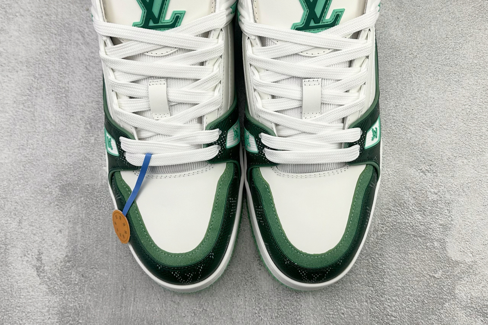 LOUIS VUITTON Trainer 白绿 1AJQMA-Top High Quatity Cheap Sneakers Fashion Clothing Clothes Bags handbags Shoes of all Brand wholesale With The best Quality And Beautiful Price from China Factory Chinese suppliers wholesaler seller LOUIS VUITTON Trainer 白绿 1AJQMA