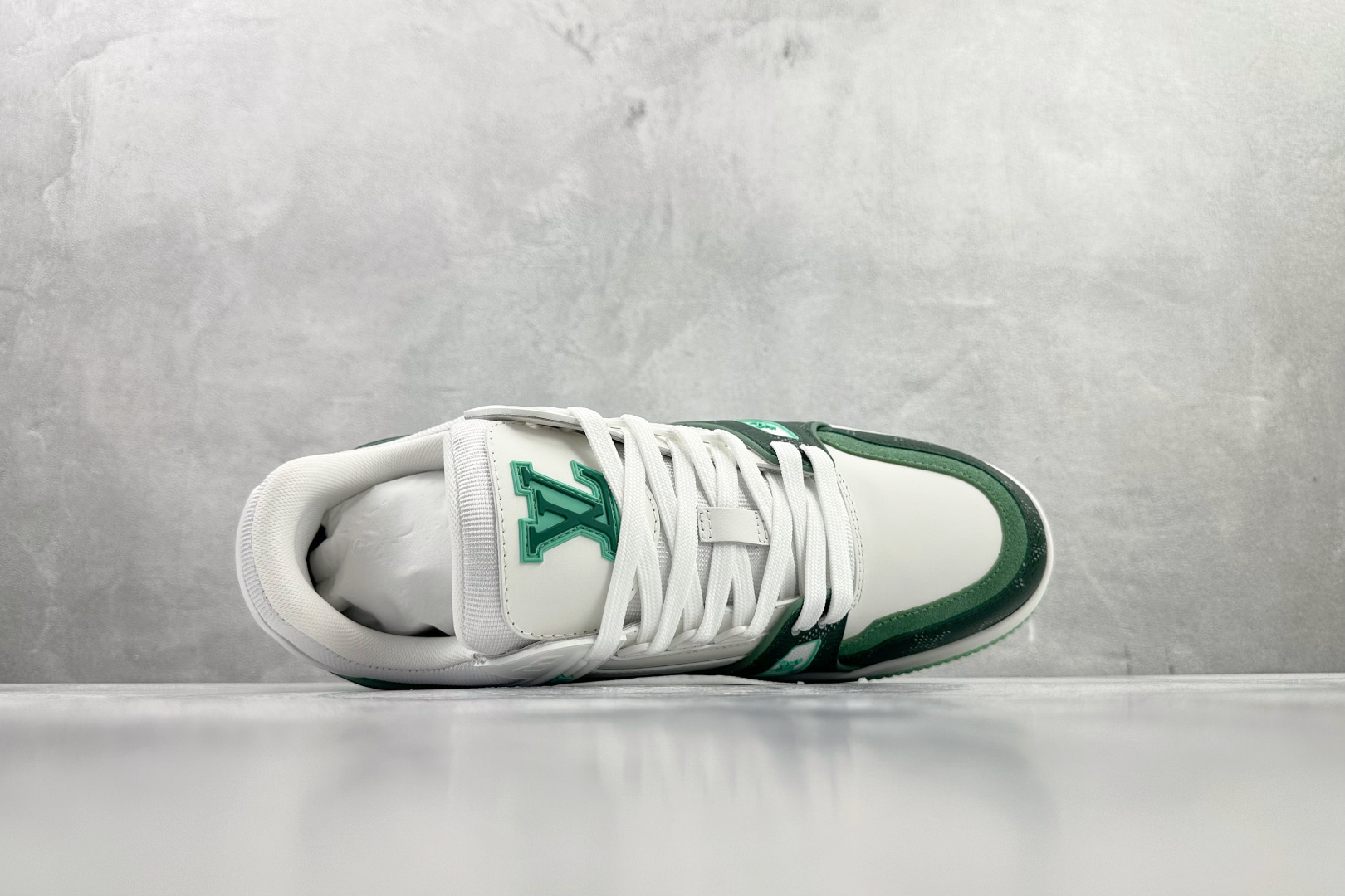 LOUIS VUITTON Trainer 白绿 1AJQMA-Top High Quatity Cheap Sneakers Fashion Clothing Clothes Bags handbags Shoes of all Brand wholesale With The best Quality And Beautiful Price from China Factory Chinese suppliers wholesaler seller LOUIS VUITTON Trainer 白绿 1AJQMA