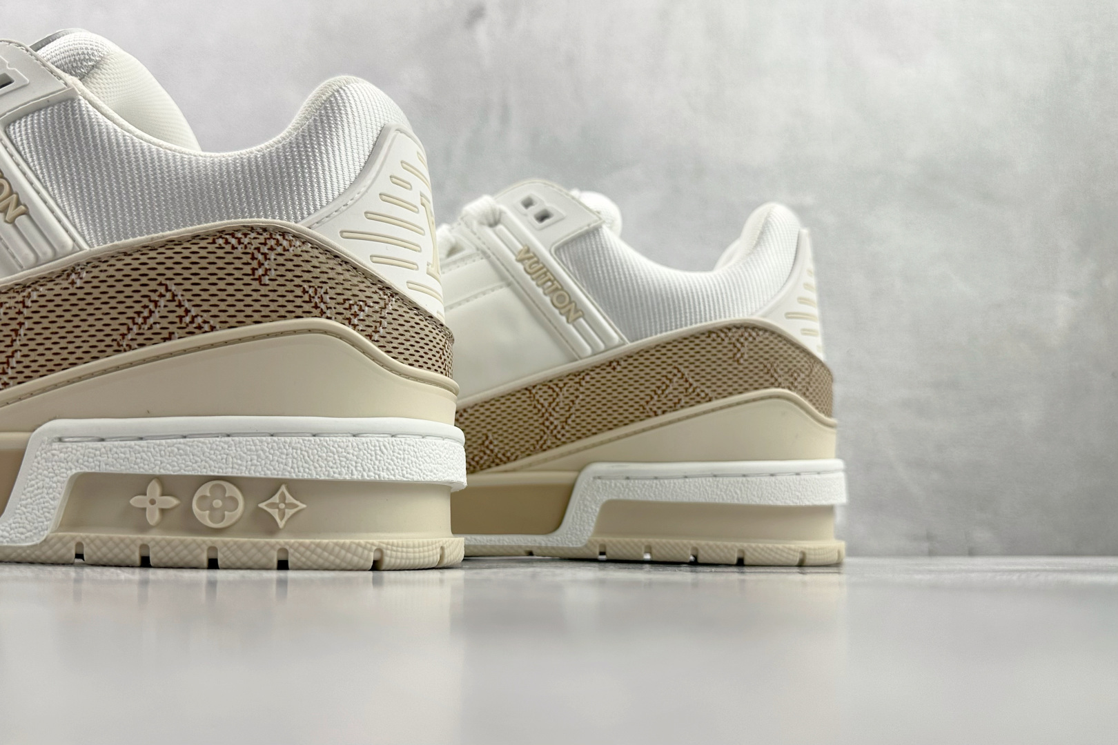 430 LOUIS VUITTON Trainer 米色 1AJQMN-Chinese UA Cheap High Quatity Brand Clothes Bags handbags Sneakers wholesale wholesaler seller from China Factory suppliers Fashion Clothing Shoes best Quality Beautiful Price 430 LOUIS VUITTON Trainer 米色 1AJQMN