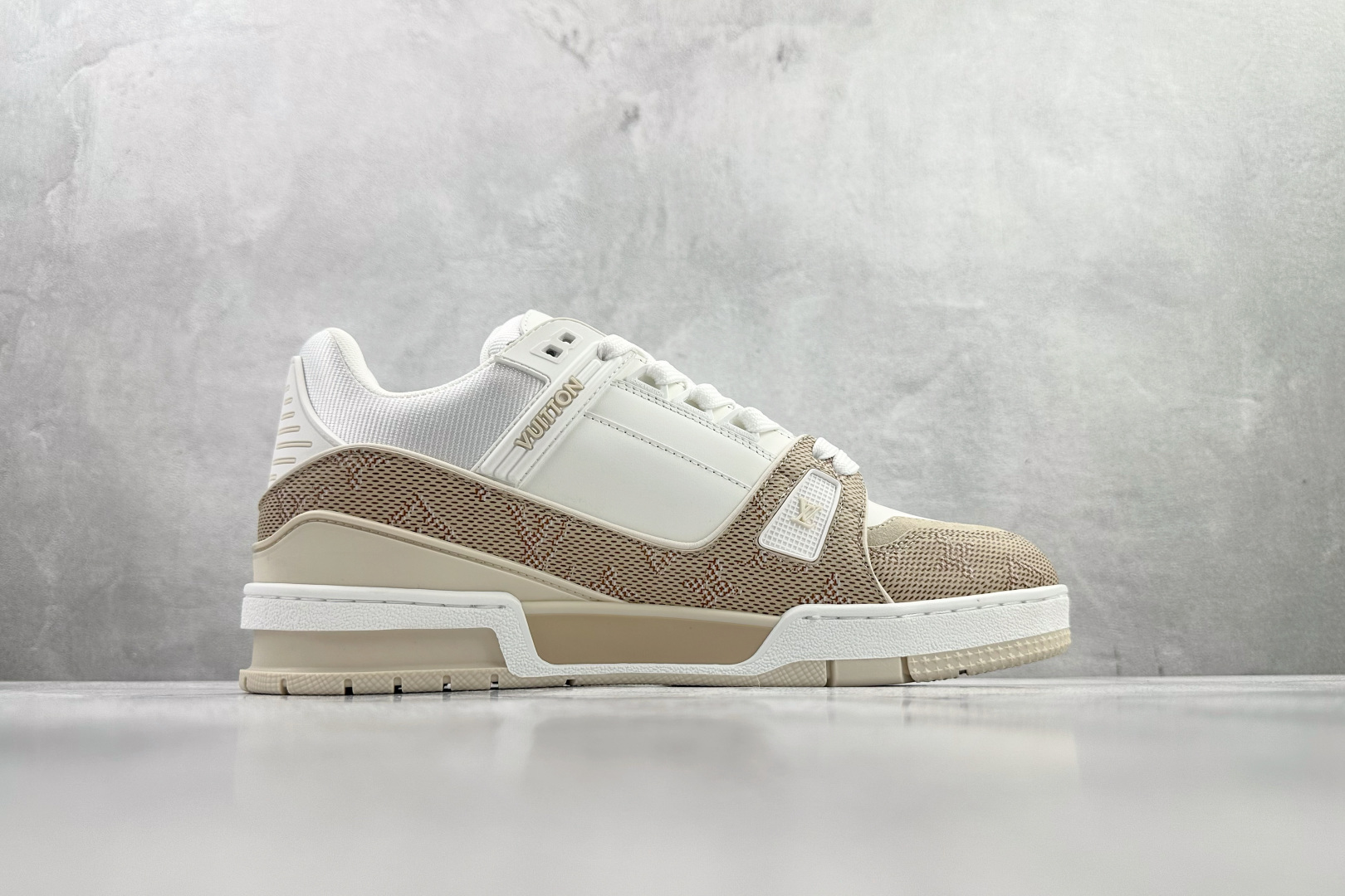 430 LOUIS VUITTON Trainer 米色 1AJQMN-Chinese UA Cheap High Quatity Brand Clothes Bags handbags Sneakers wholesale wholesaler seller from China Factory suppliers Fashion Clothing Shoes best Quality Beautiful Price 430 LOUIS VUITTON Trainer 米色 1AJQMN