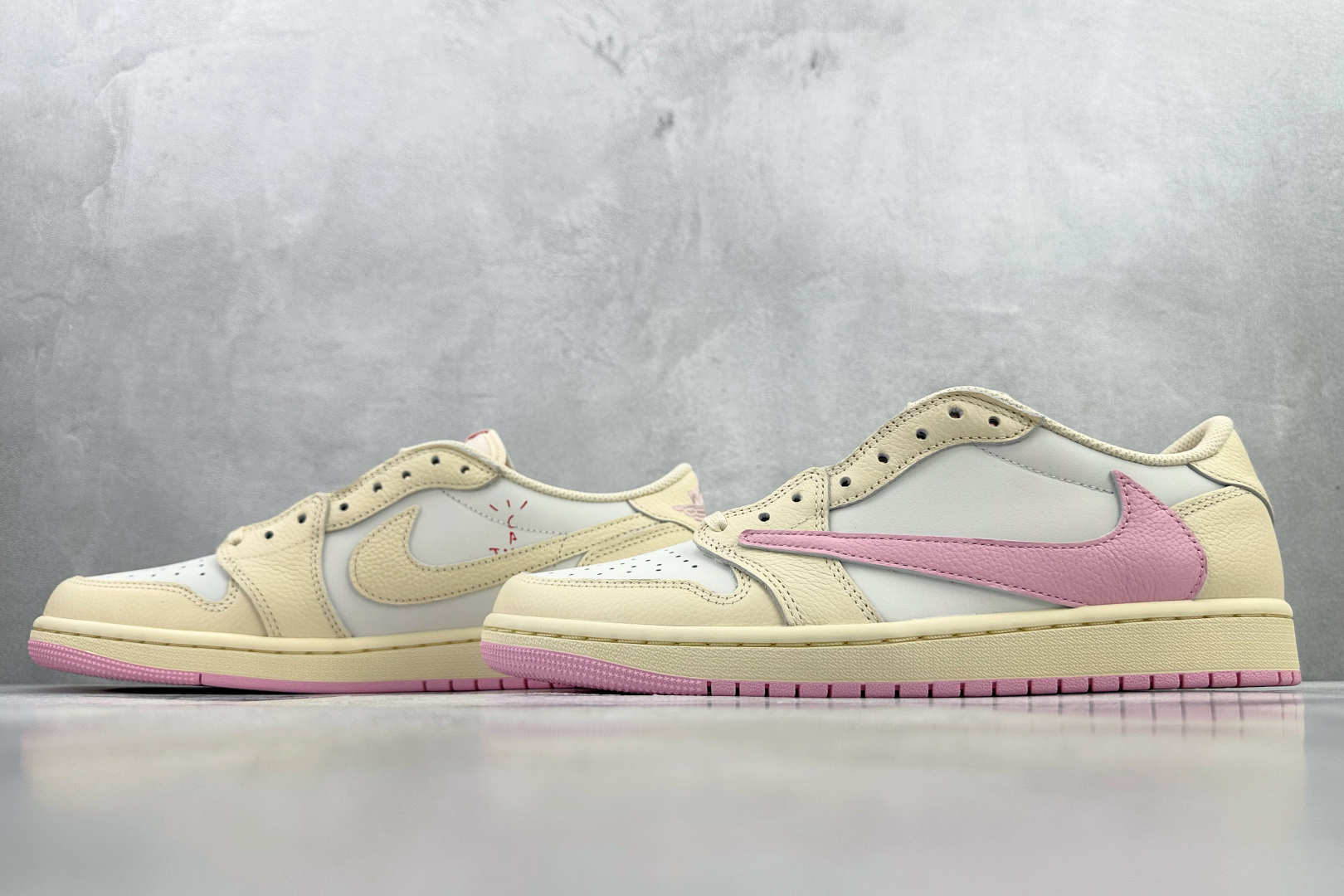 LJR Travis Scott x Jordan Air Jordan 1 倒钩 柔粉色货号：IQ76