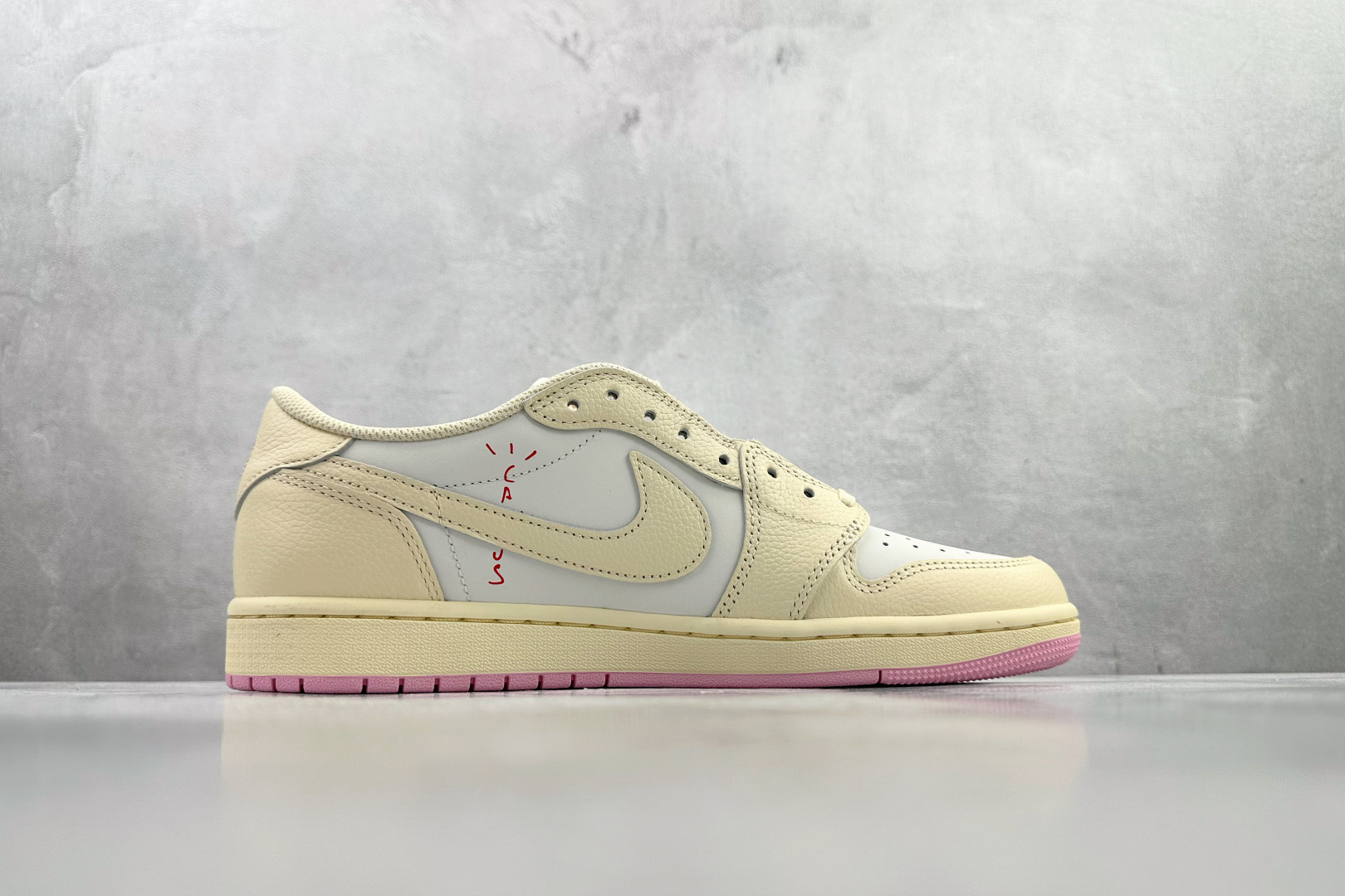 LJR Travis Scott x Jordan Air Jordan 1 倒钩 柔粉色货号：IQ76