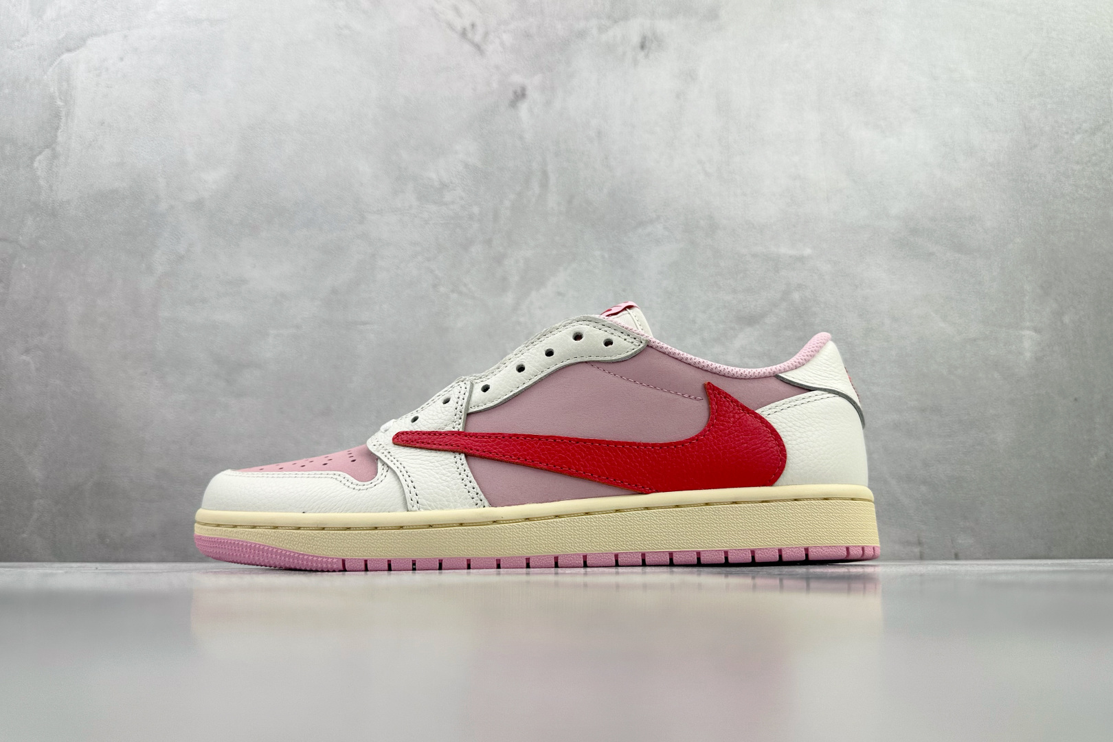 LJR Travis Scott x Jordan Air Jordan 1 Low OG 倒钩 粉白货